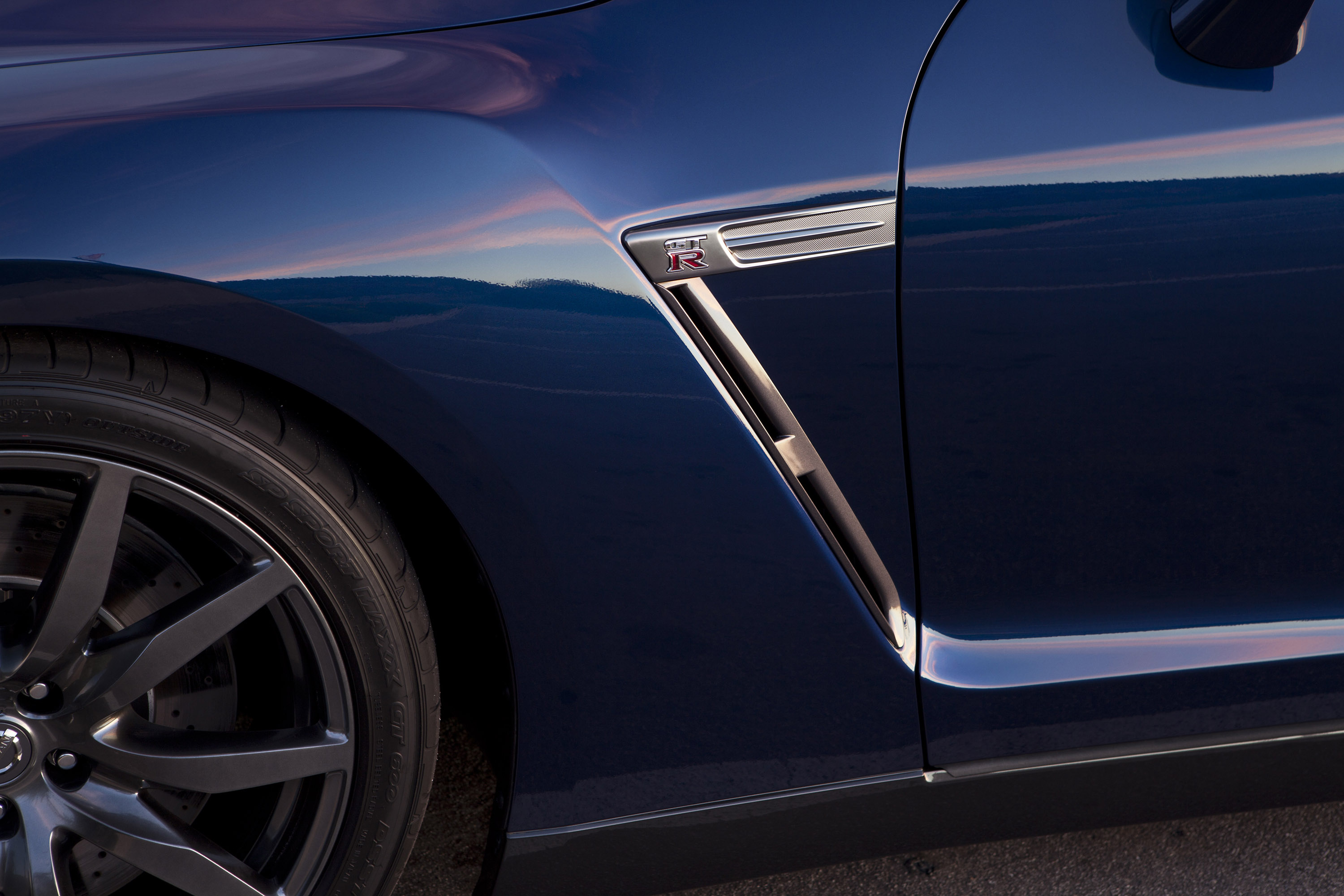 Nissan GT-R photo #30
