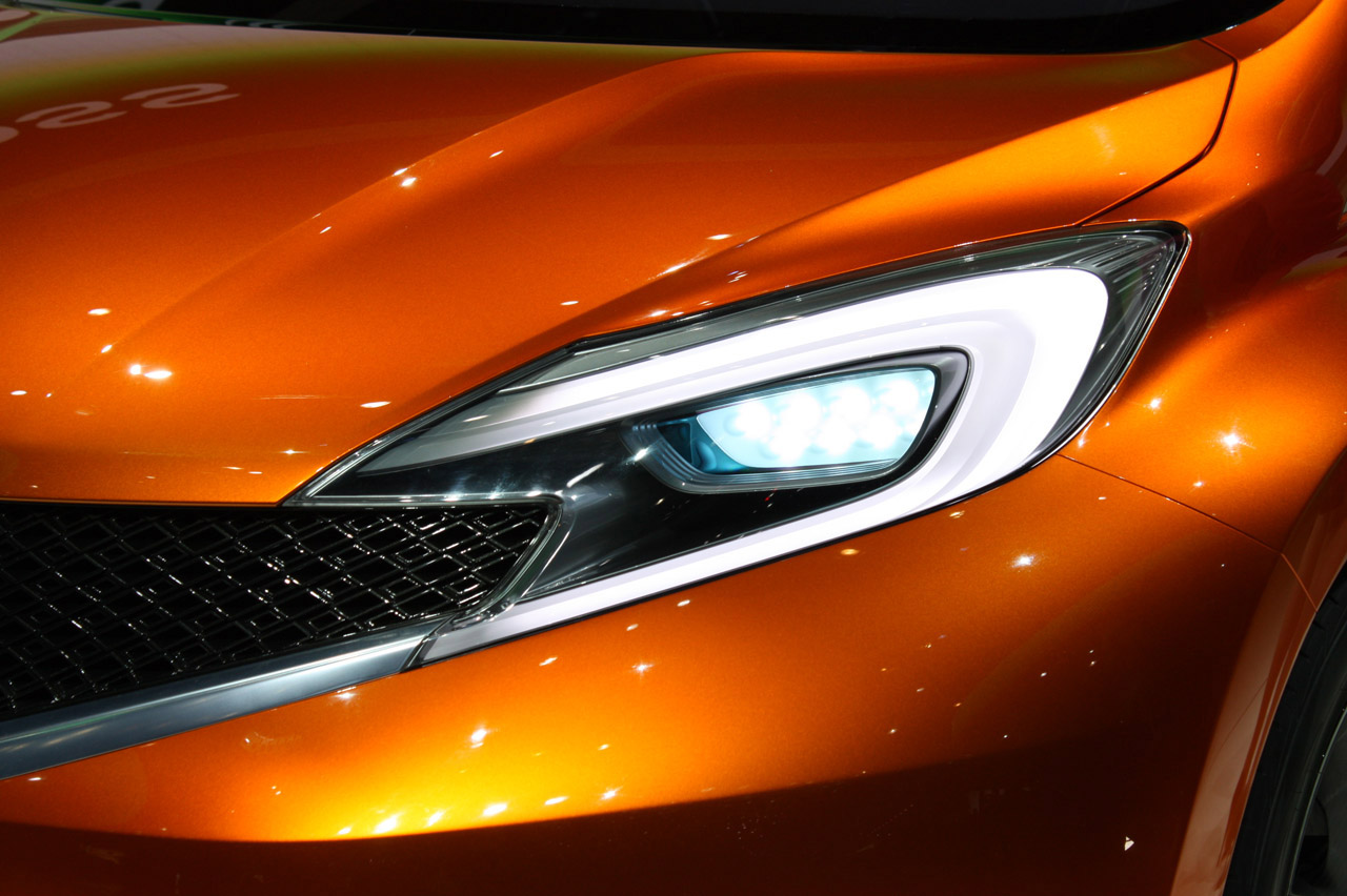 Nissan Invitation Concept photo #16