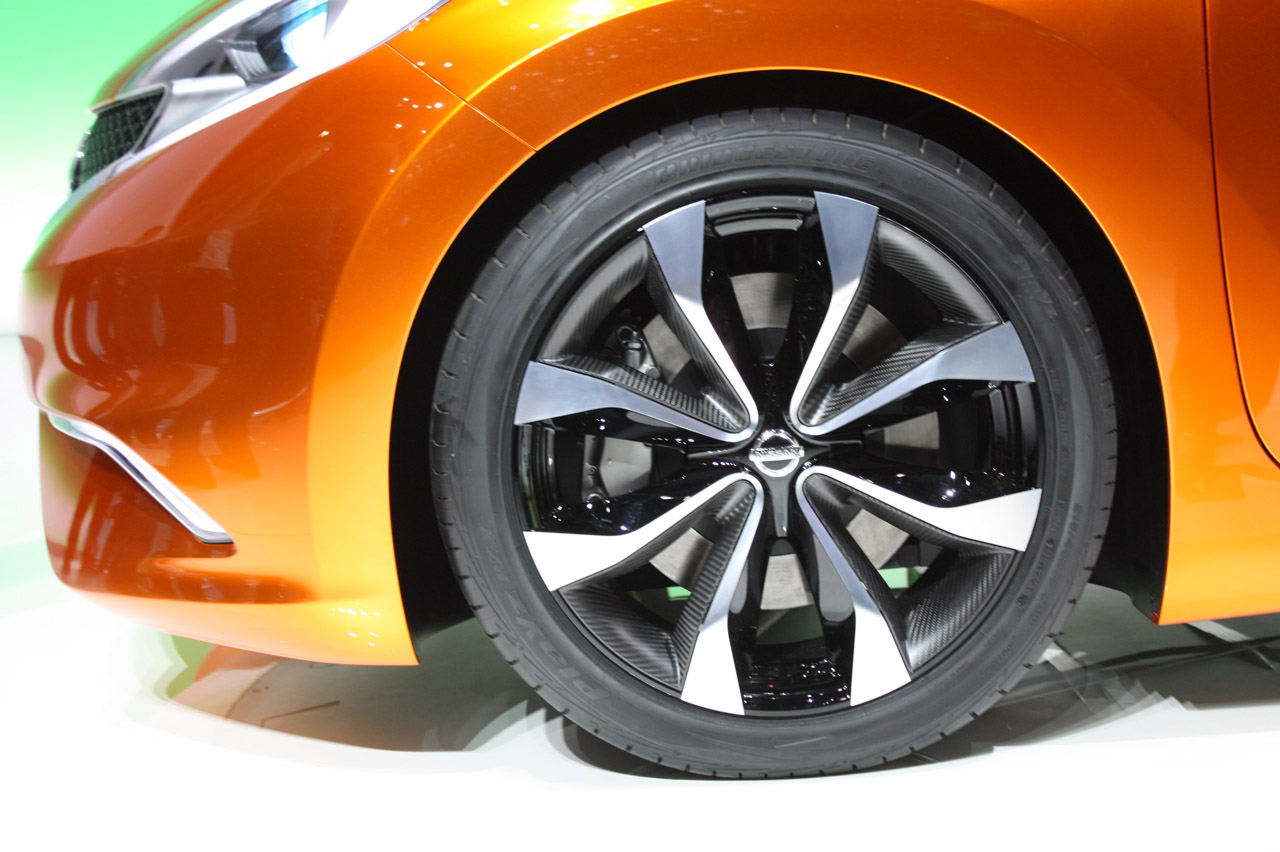 Nissan Invitation Concept photo #17