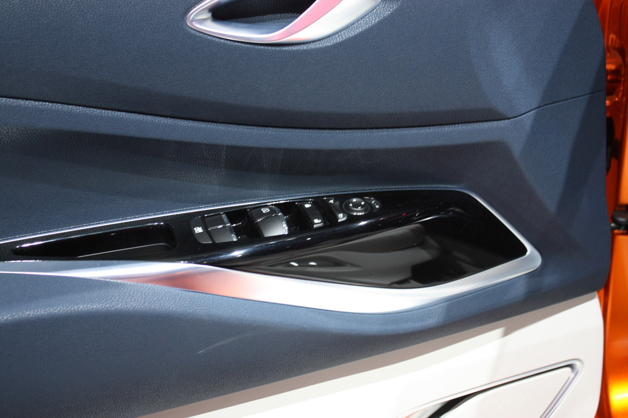 Nissan Invitation Concept photo #33