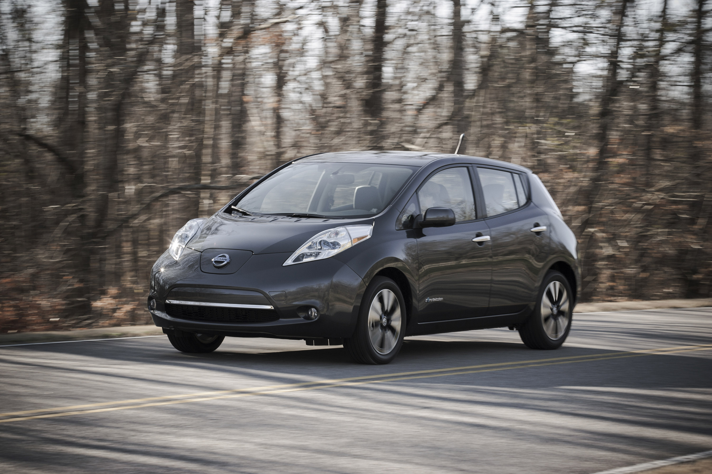Nissan электромобиль Leaf гибрид