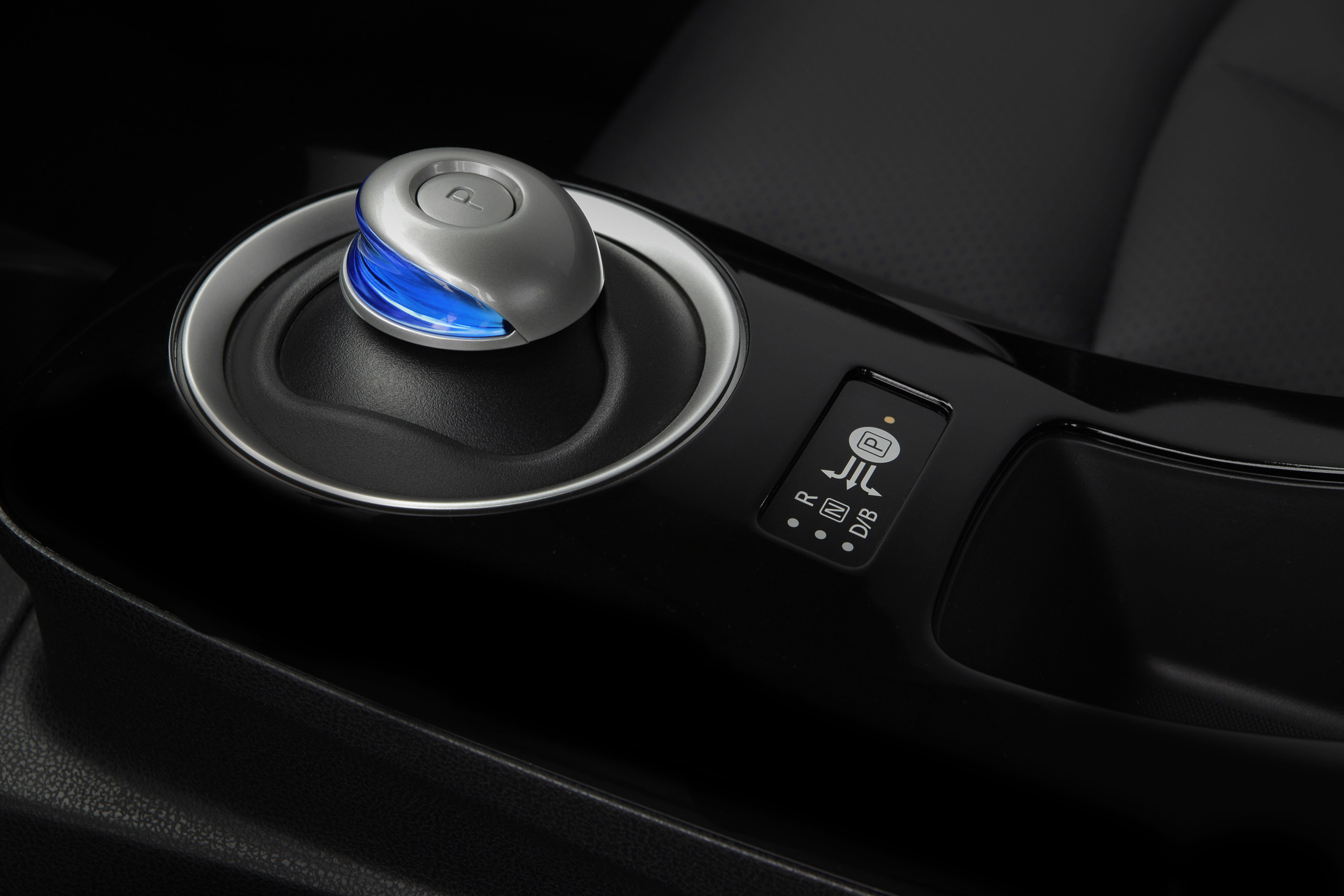 Nissan LEAF photo #28