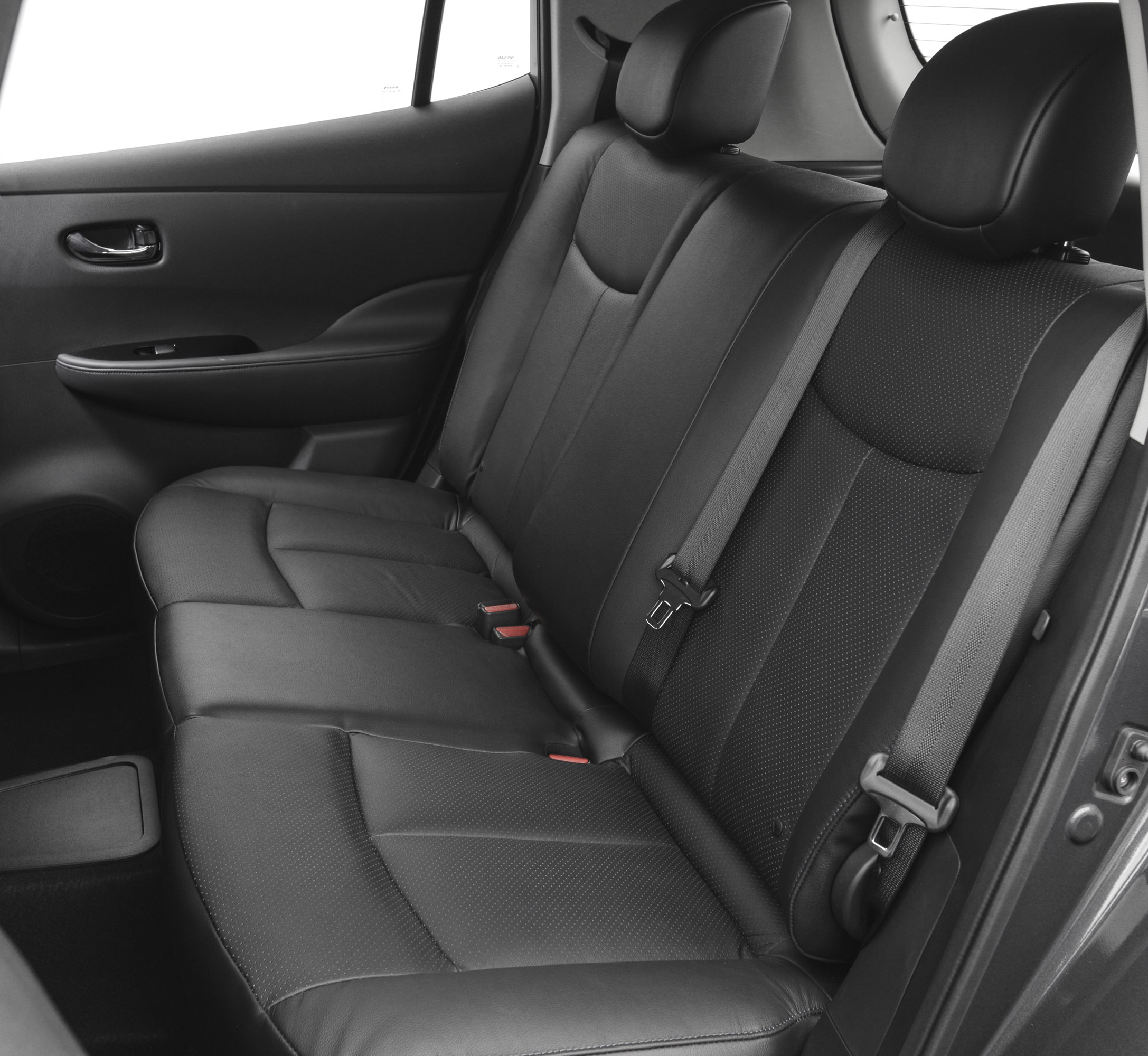 Nissan LEAF photo #29