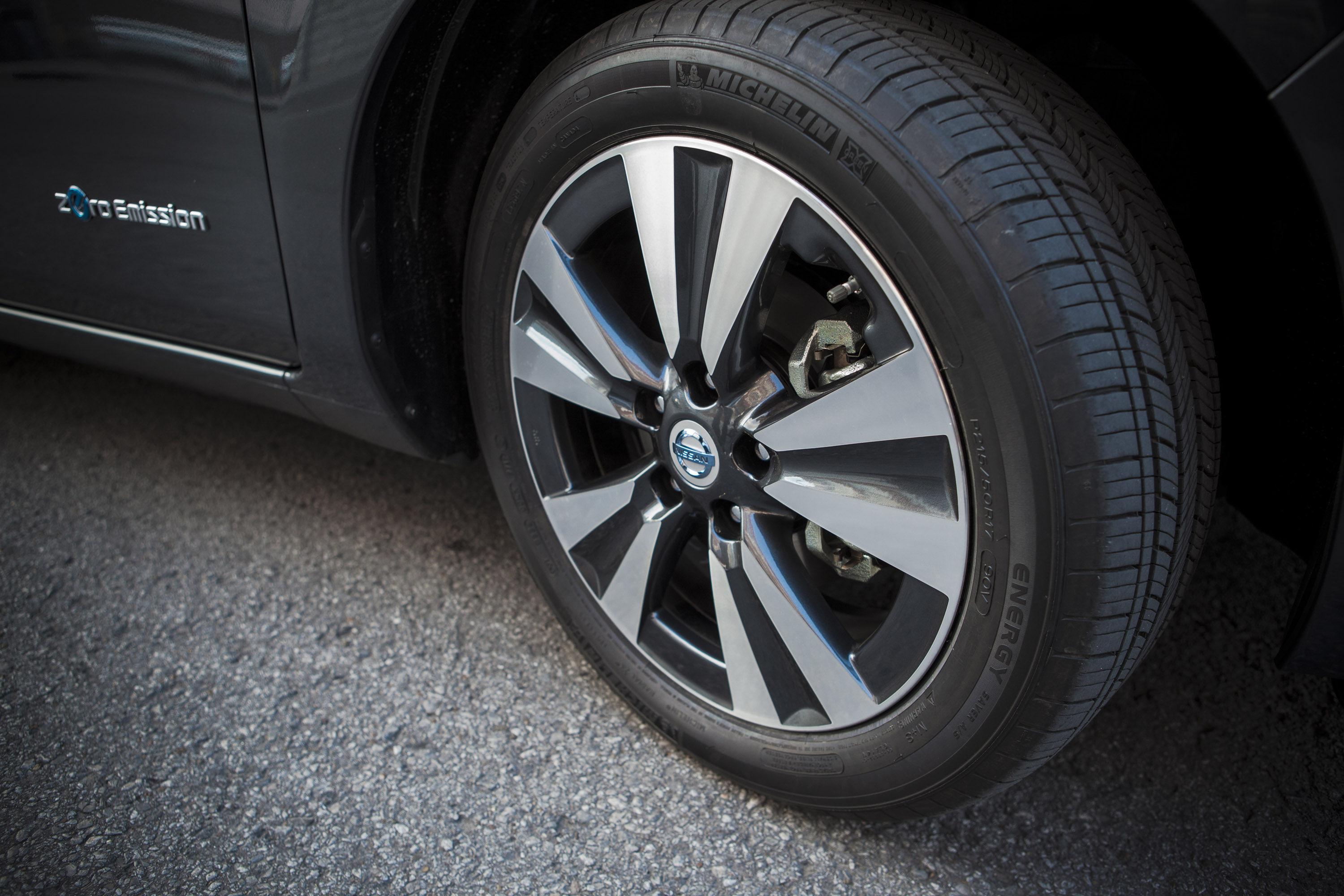 Nissan LEAF photo #35
