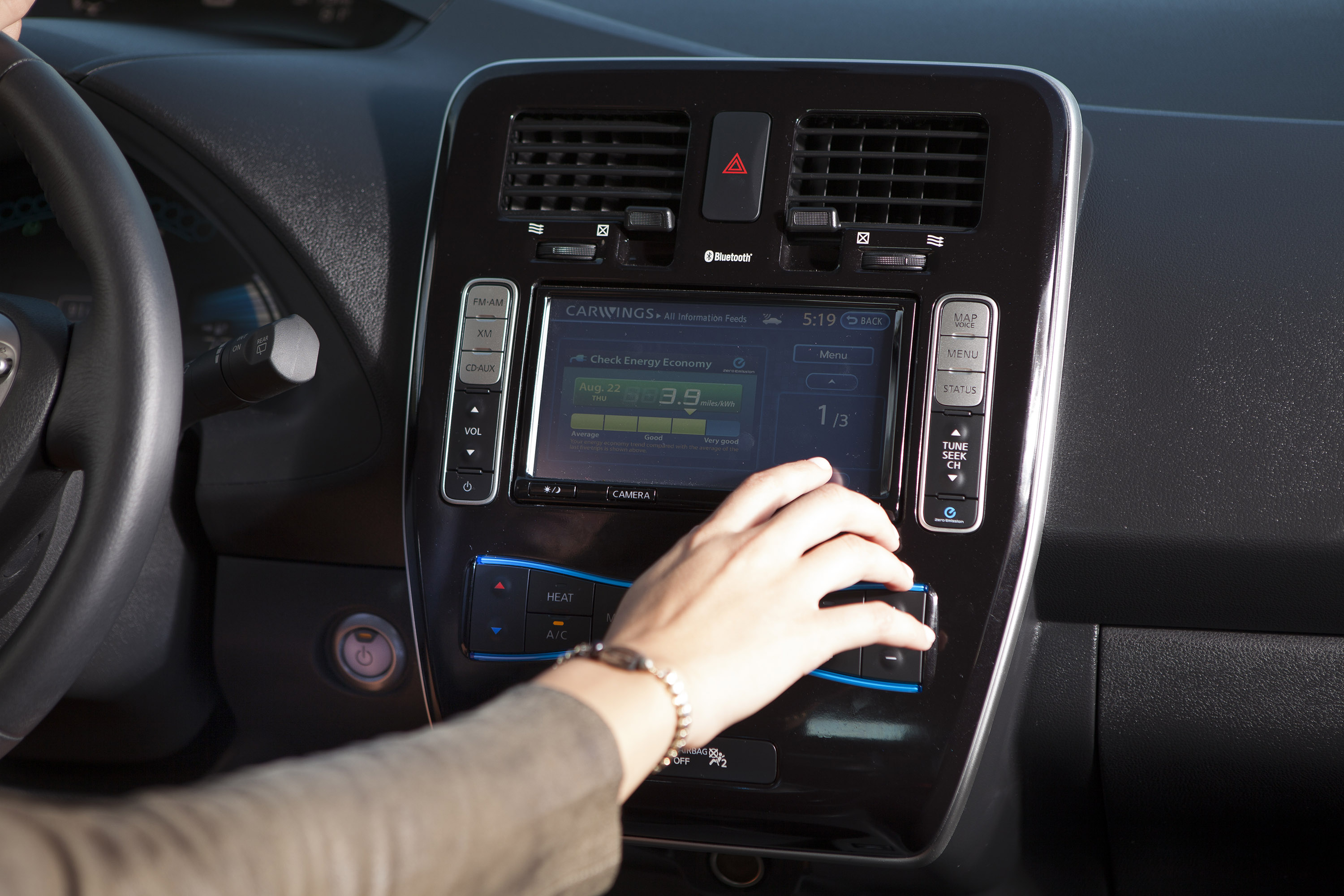 Nissan LEAF photo #36