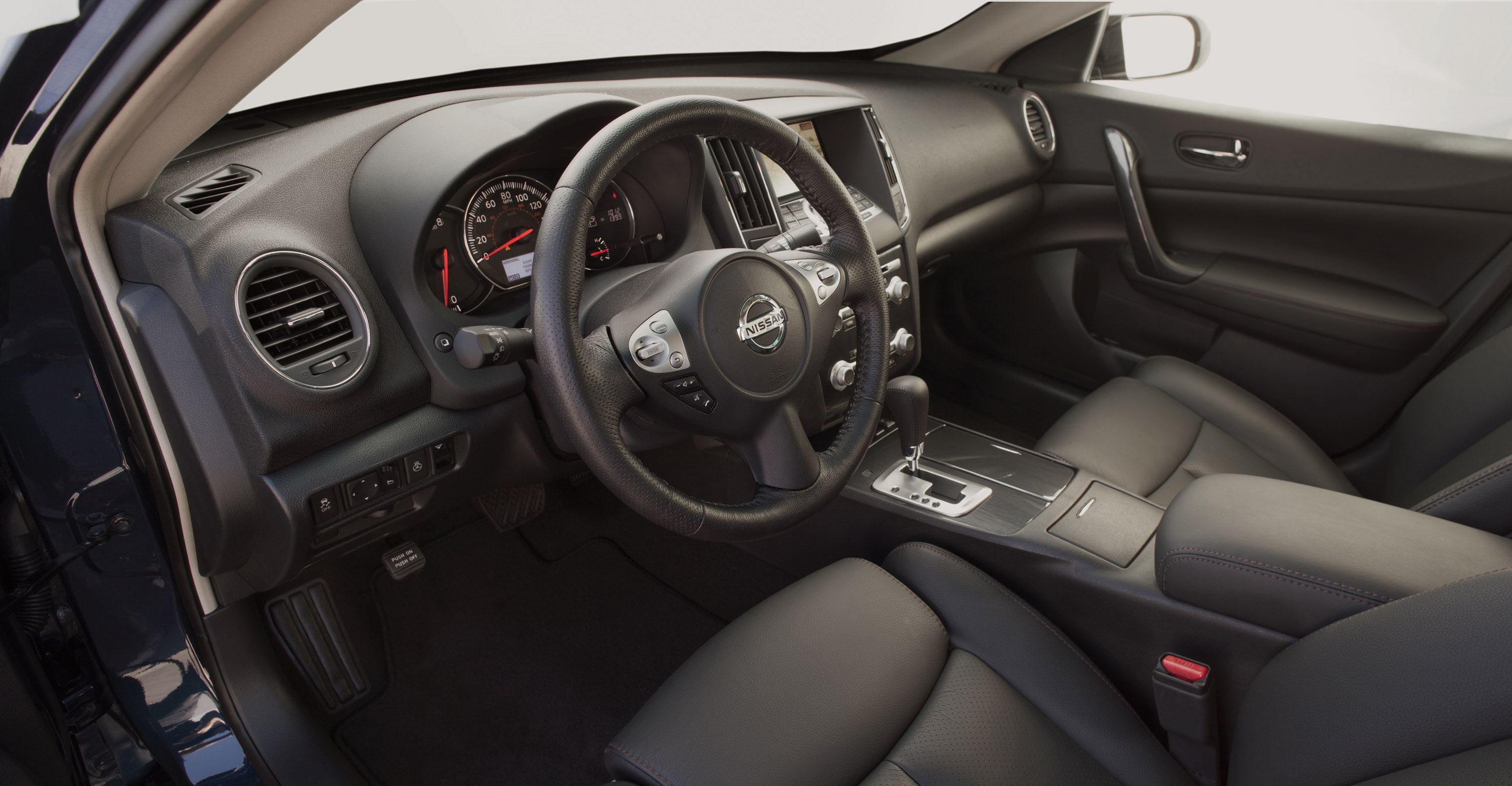 Nissan Maxima photo #16
