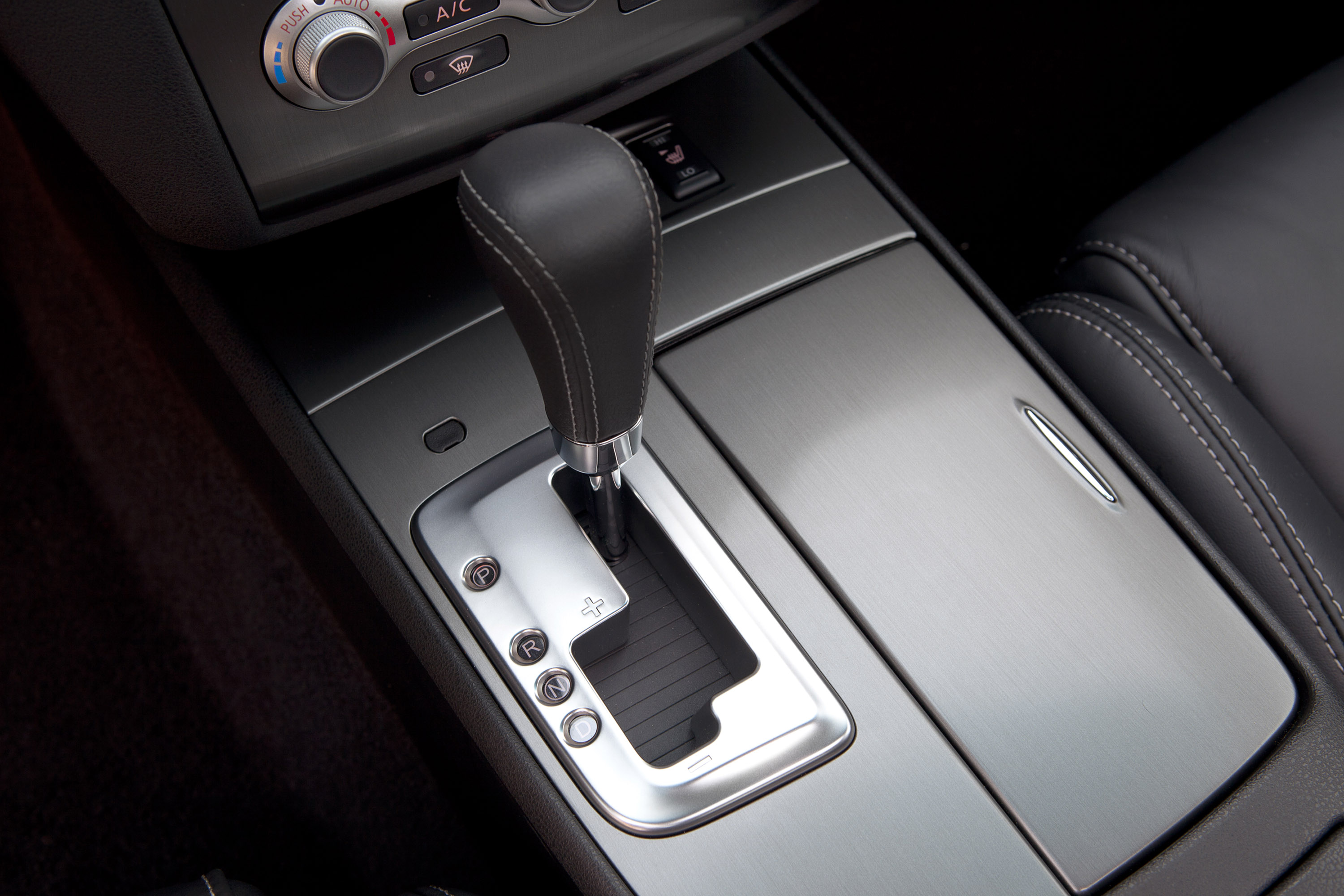 Nissan Maxima photo #26