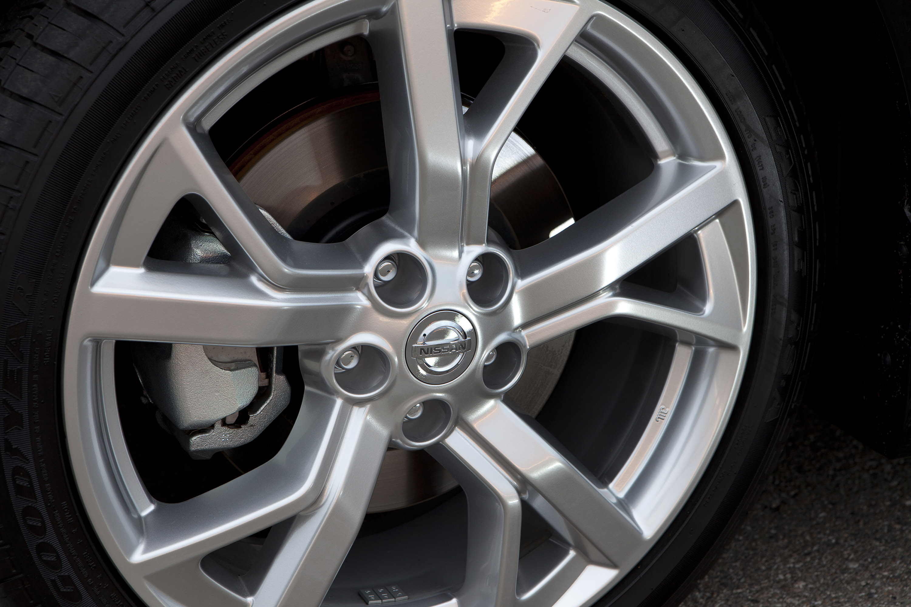 Nissan Maxima photo #40