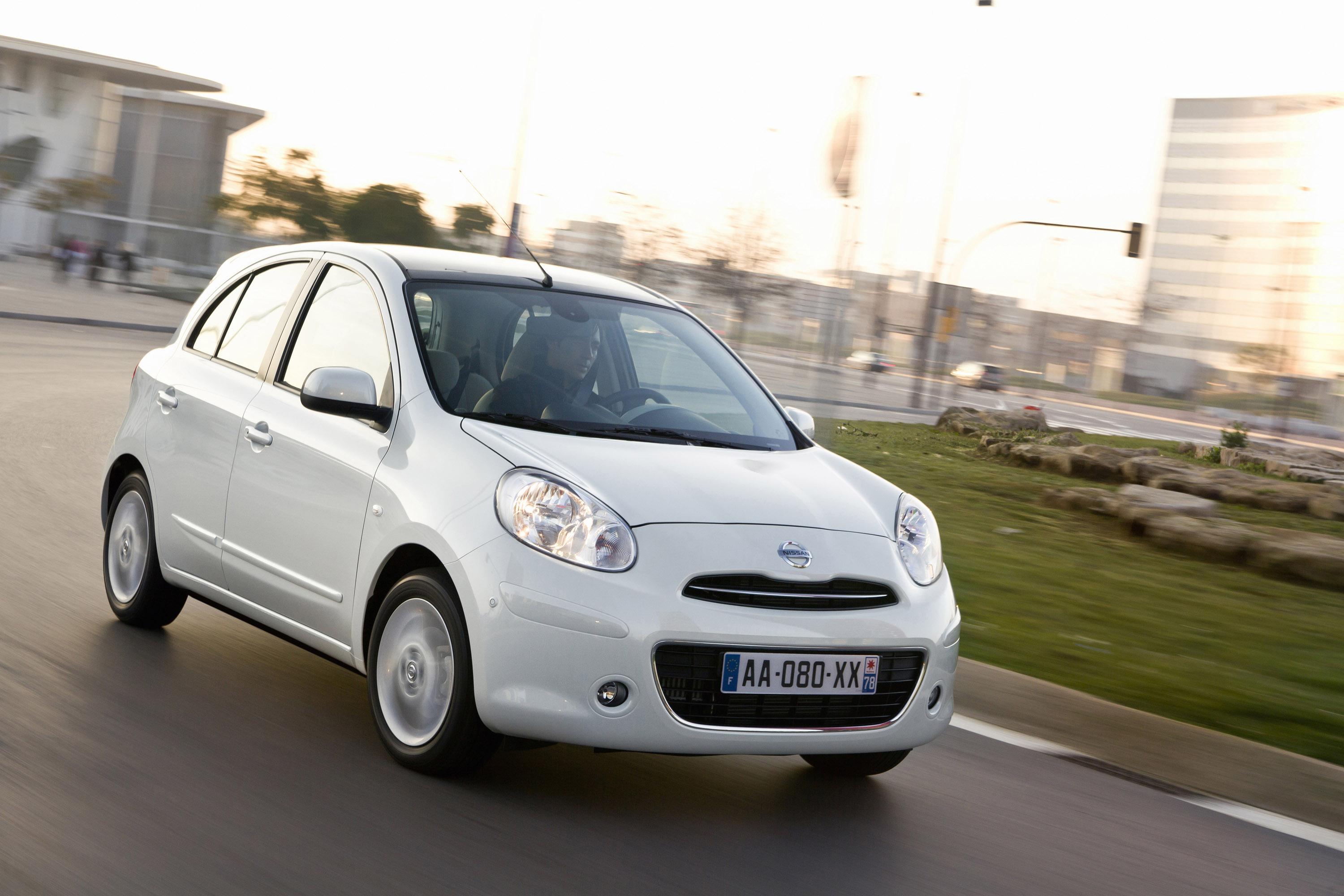Nissan Micra DIG-S photo #5