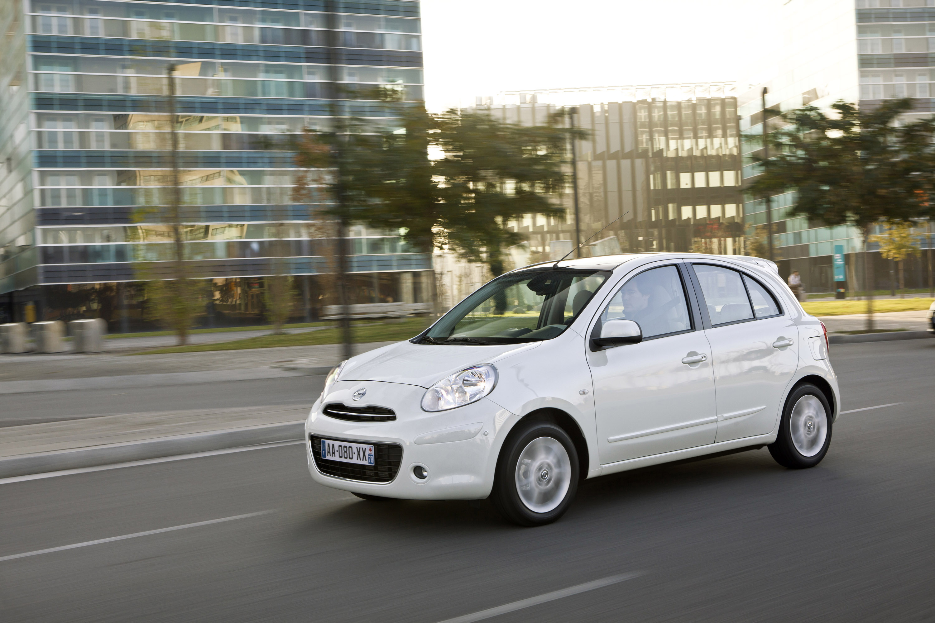 Nissan Micra DIG-S photo #6