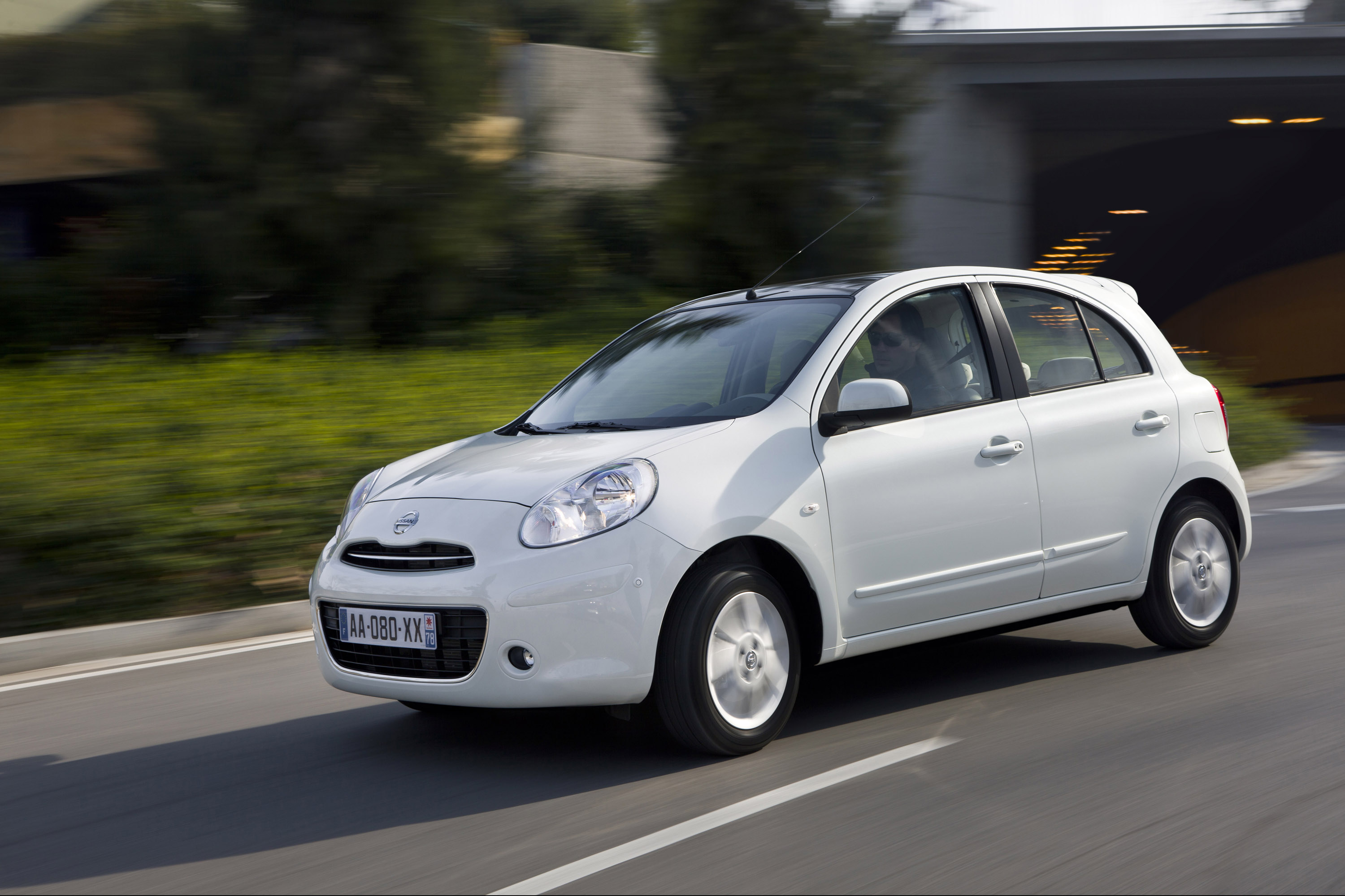 Nissan Micra DIG-S photo #7