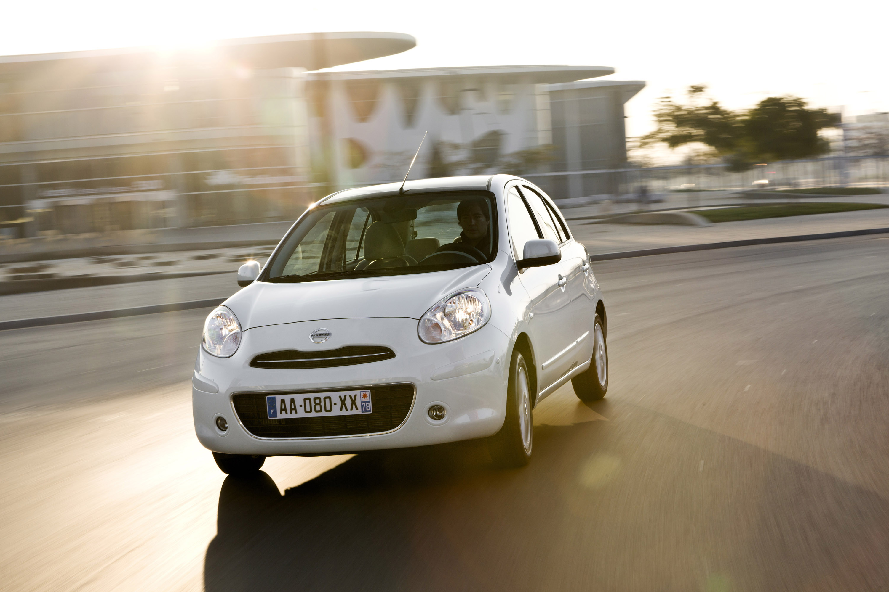 Nissan Micra DIG-S photo #12