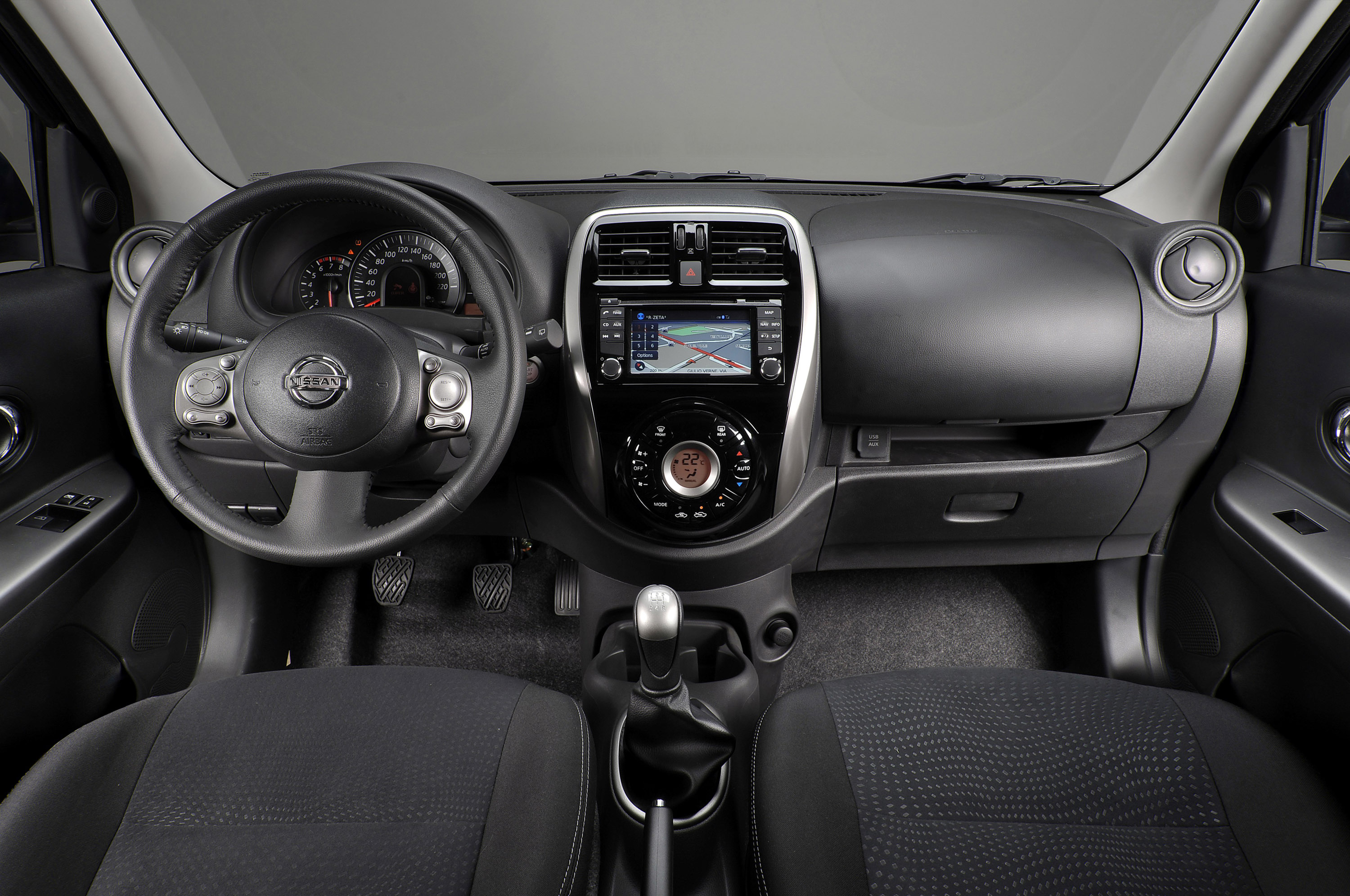 Nissan Micra photo #16