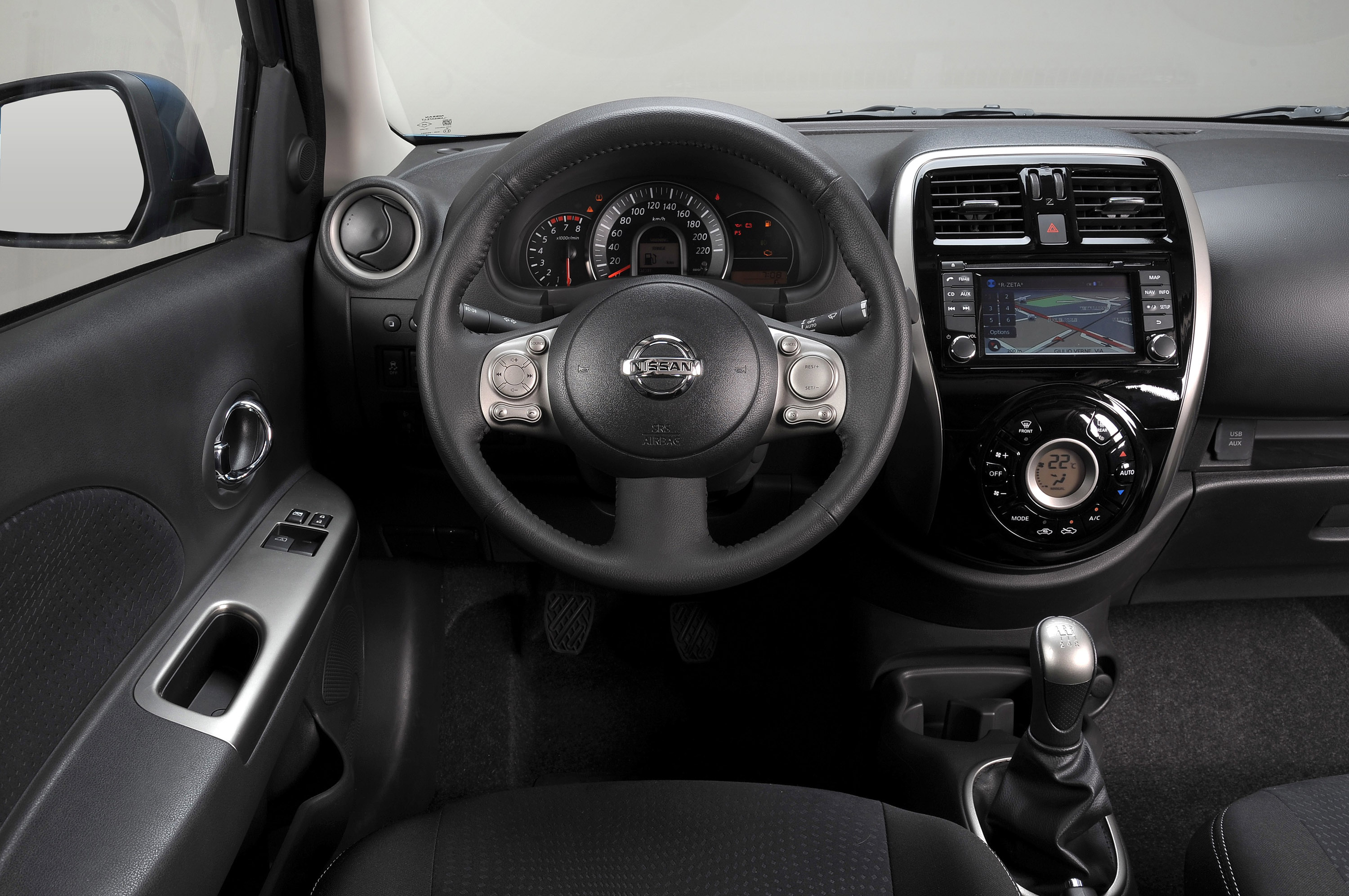 Nissan Micra photo #17