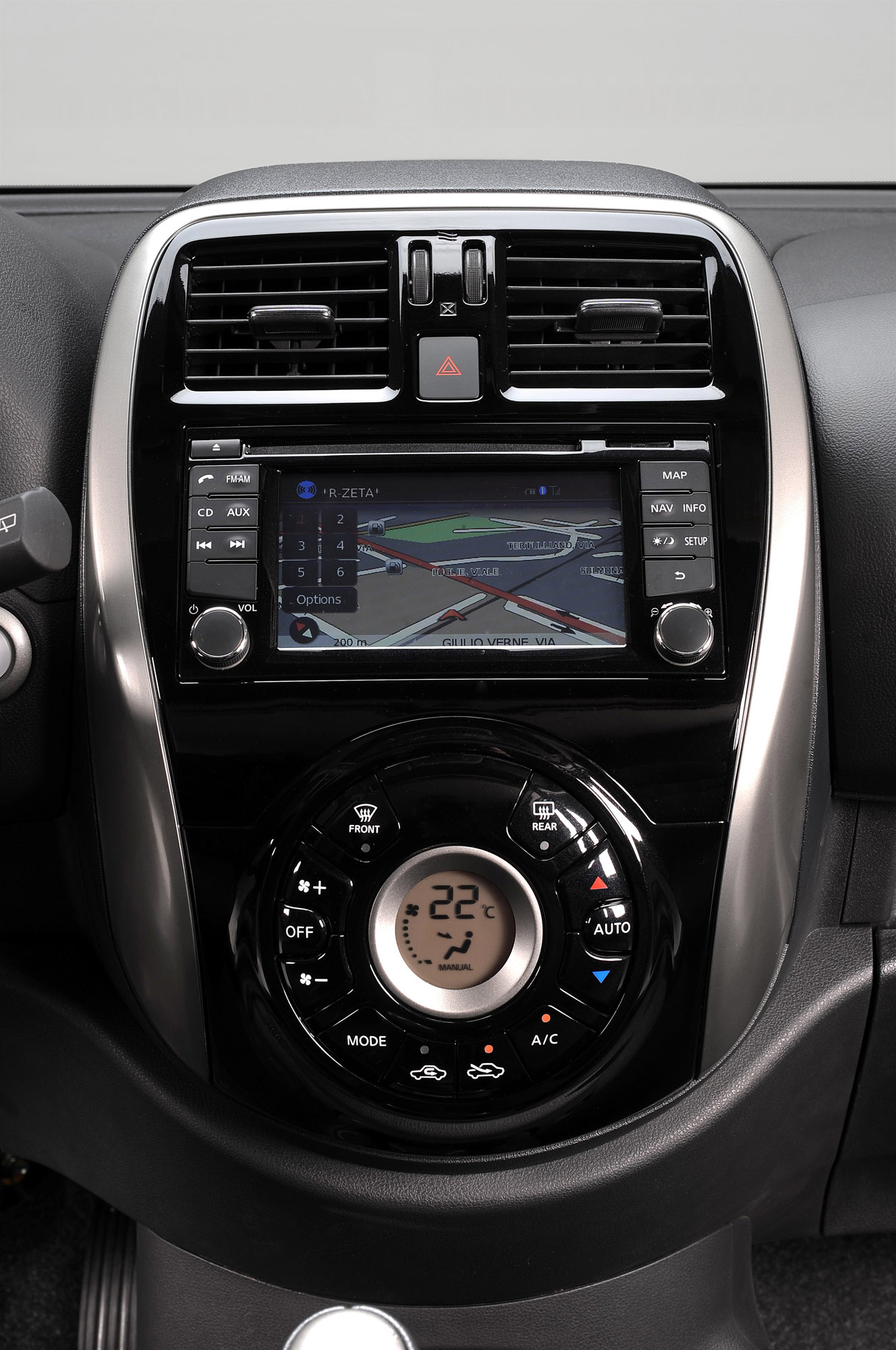 Nissan Micra photo #18
