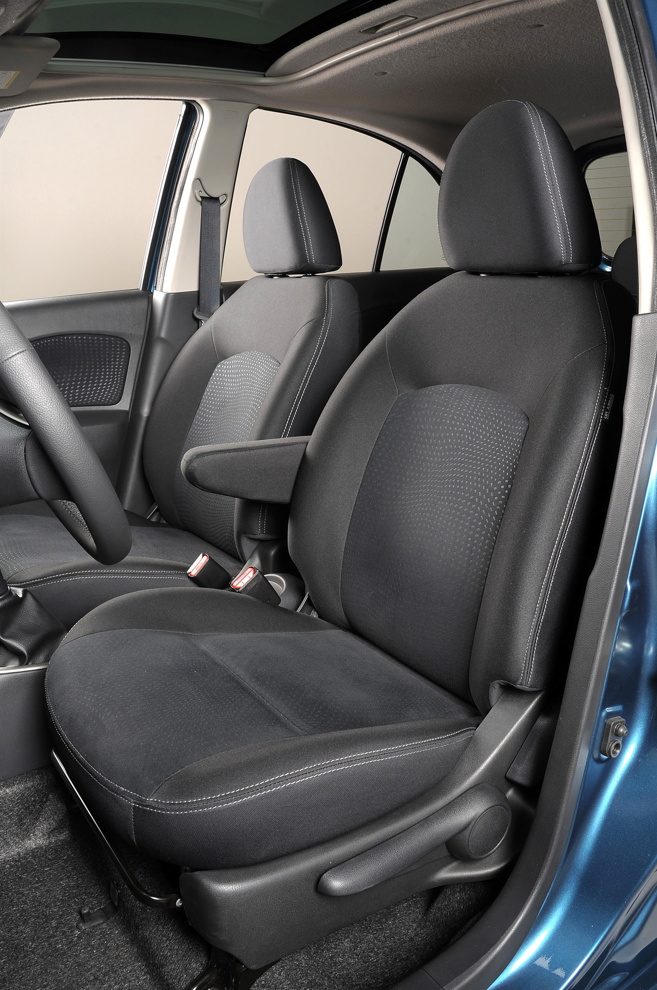 Nissan Micra photo #31