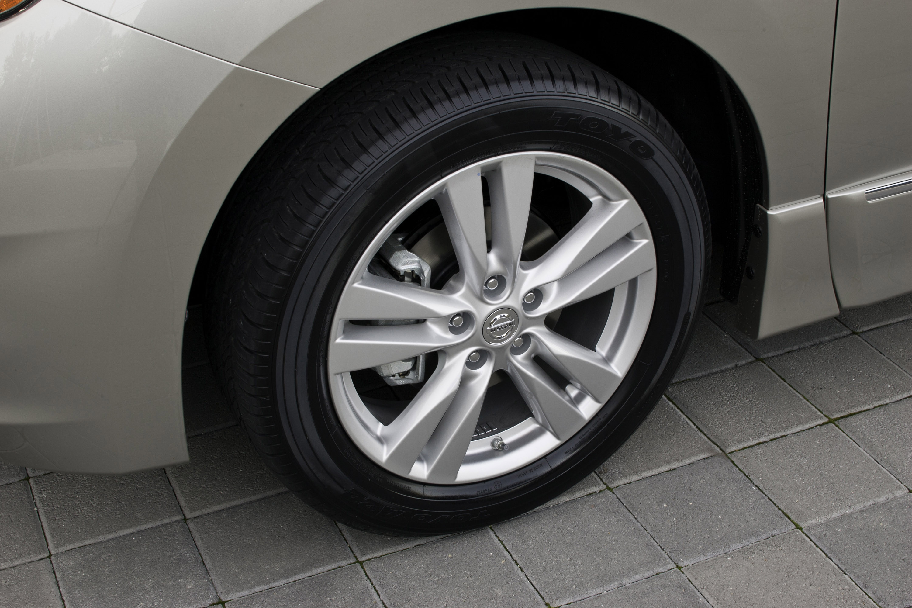 Nissan Quest photo #25