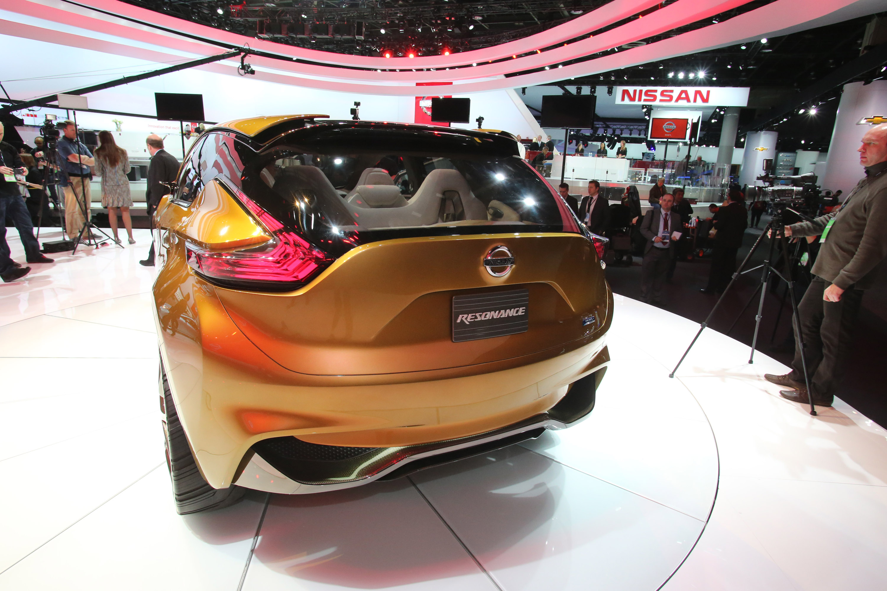 Nissan Resonance Concept photo #16