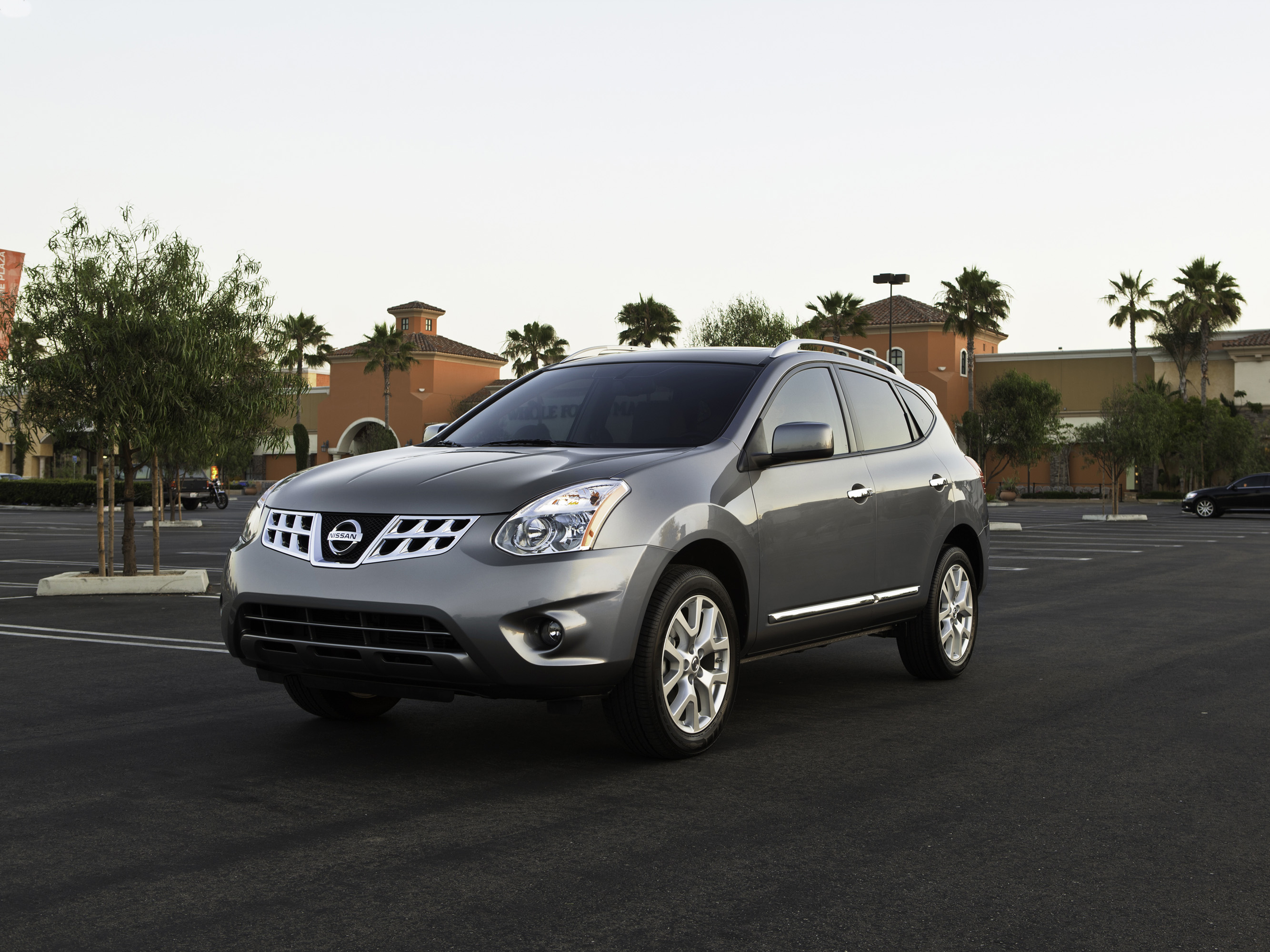 2013 Nissan Rogue HD Pictures