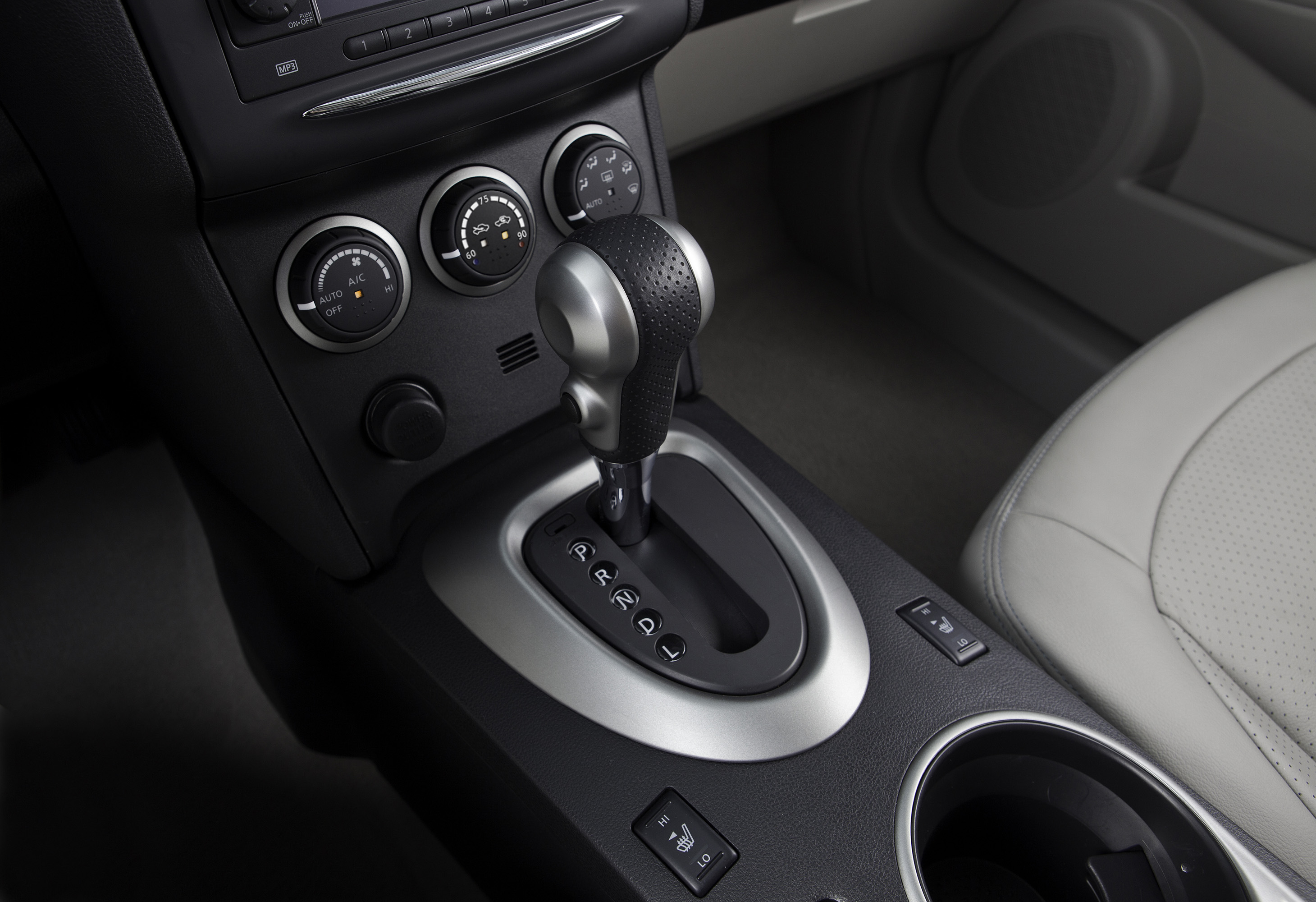 Nissan Rogue photo #15