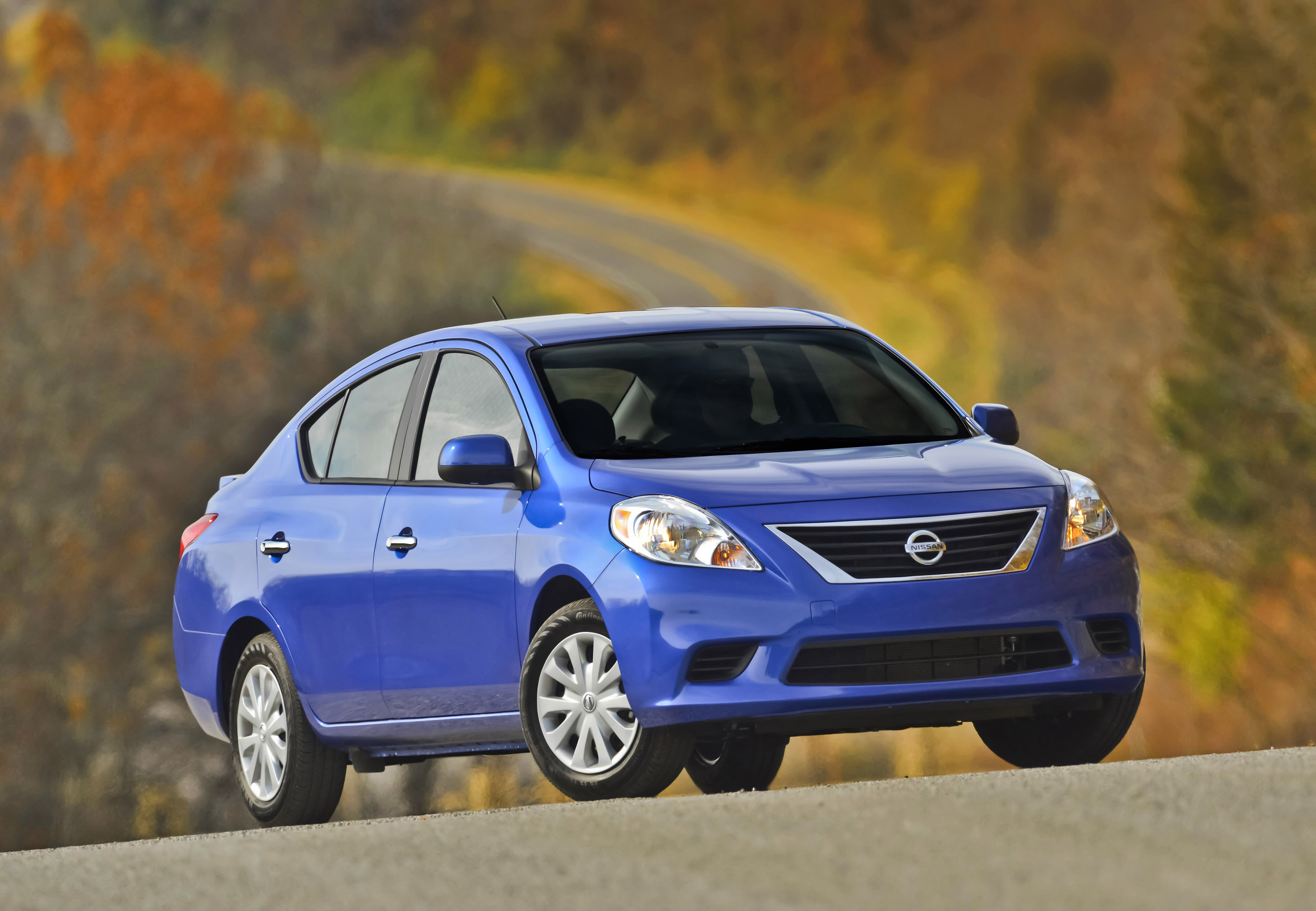 Nissan Versa Sedan photo #2