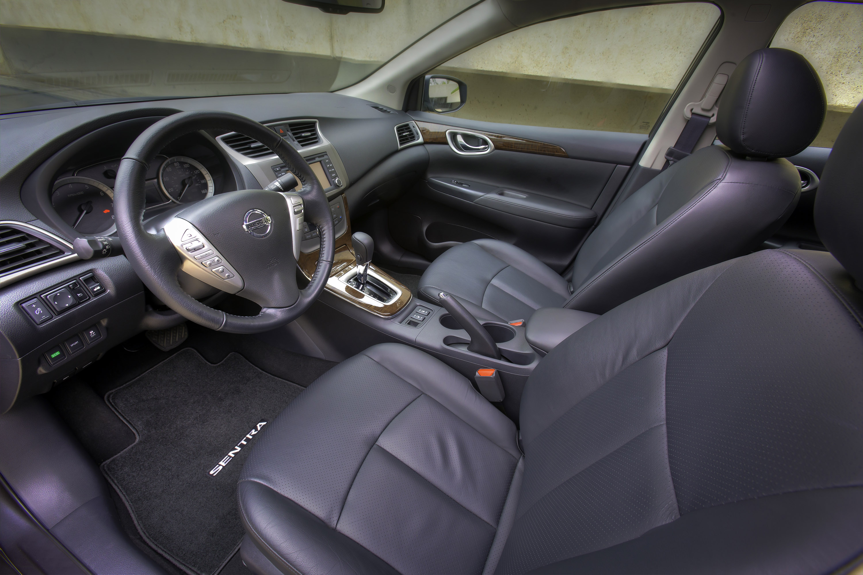 Nissan Sentra photo #17
