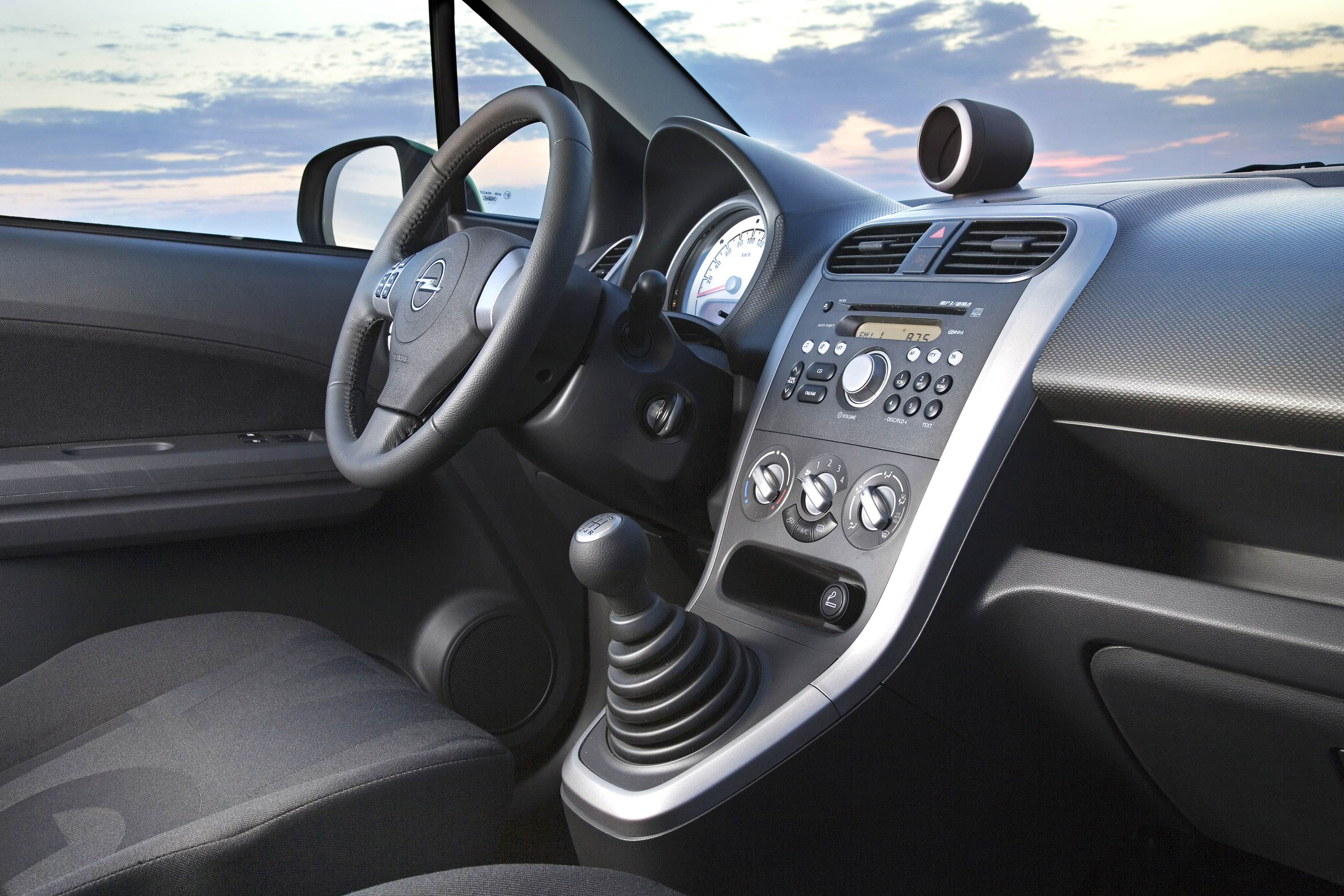 Opel Agila photo #27