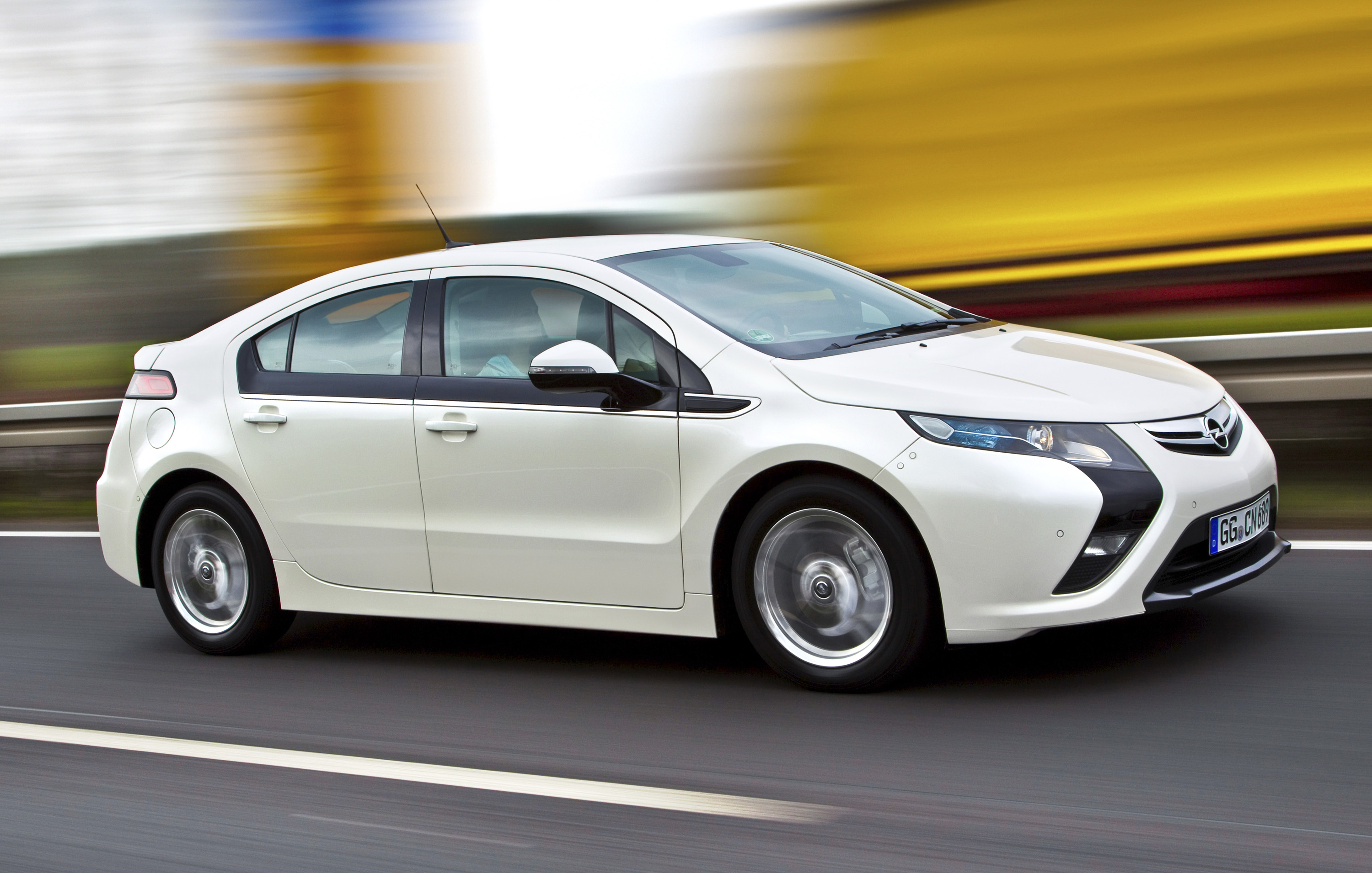 Opel Ampera photo #19