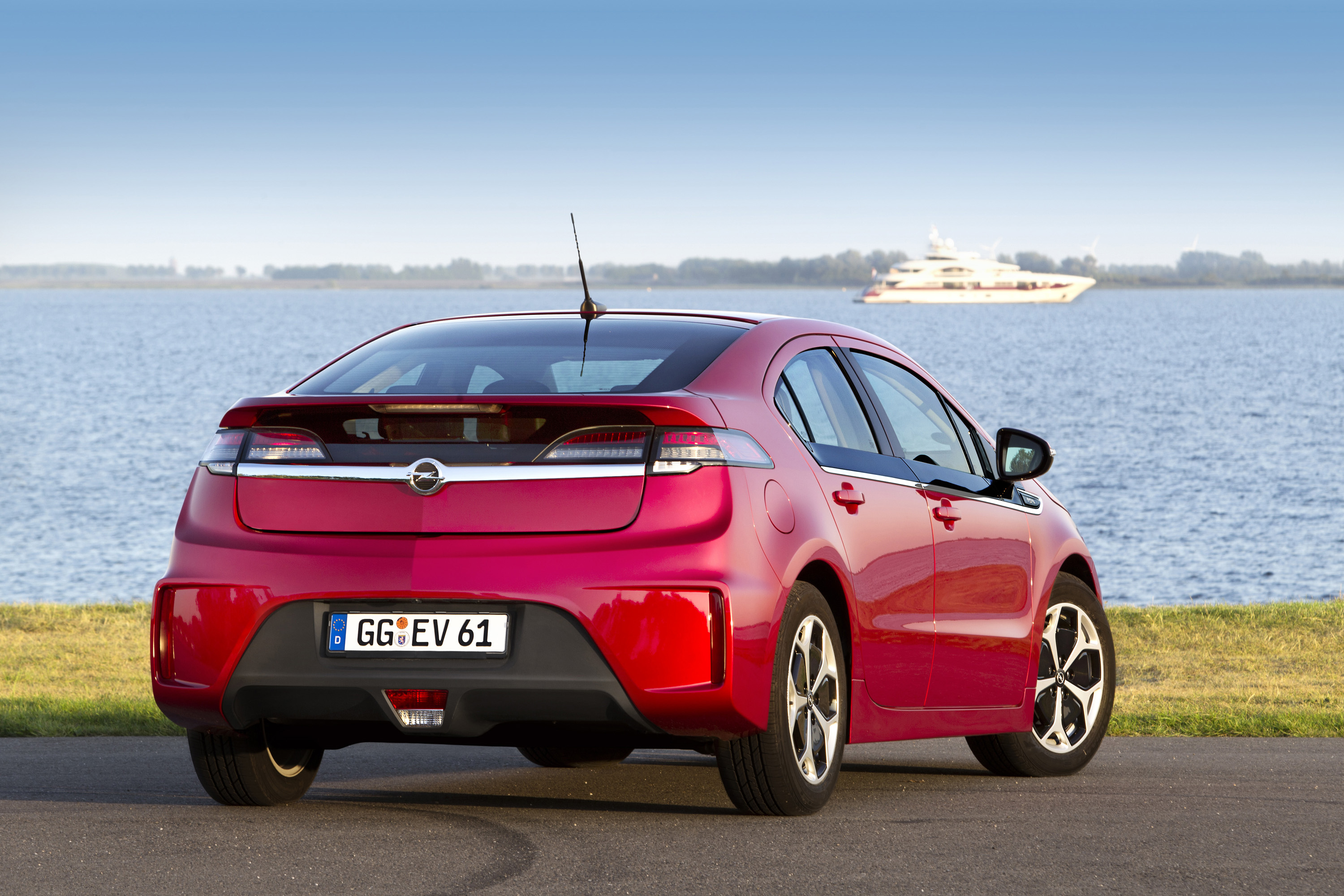 Opel Ampera photo #37