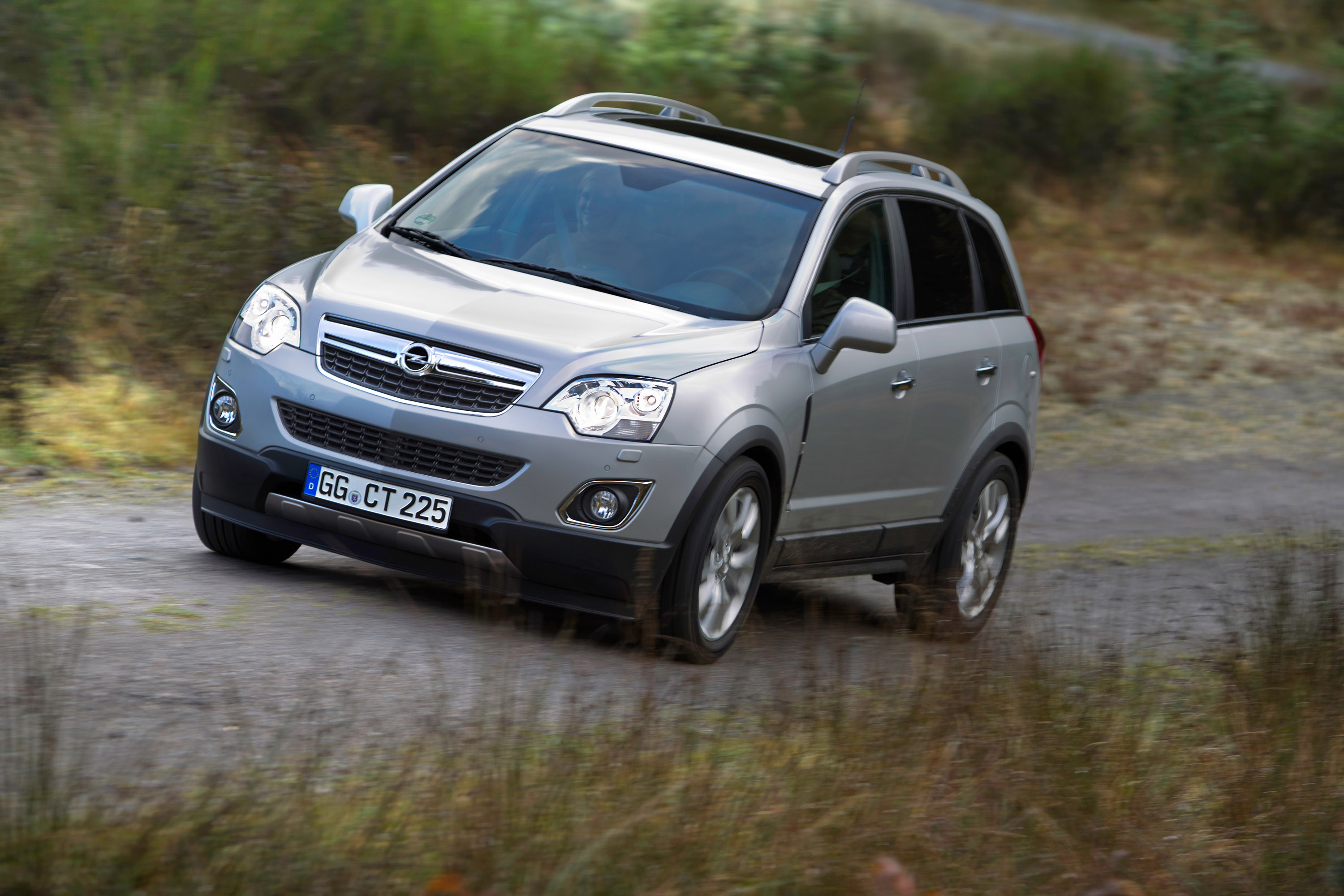 Opel Antara photo #15