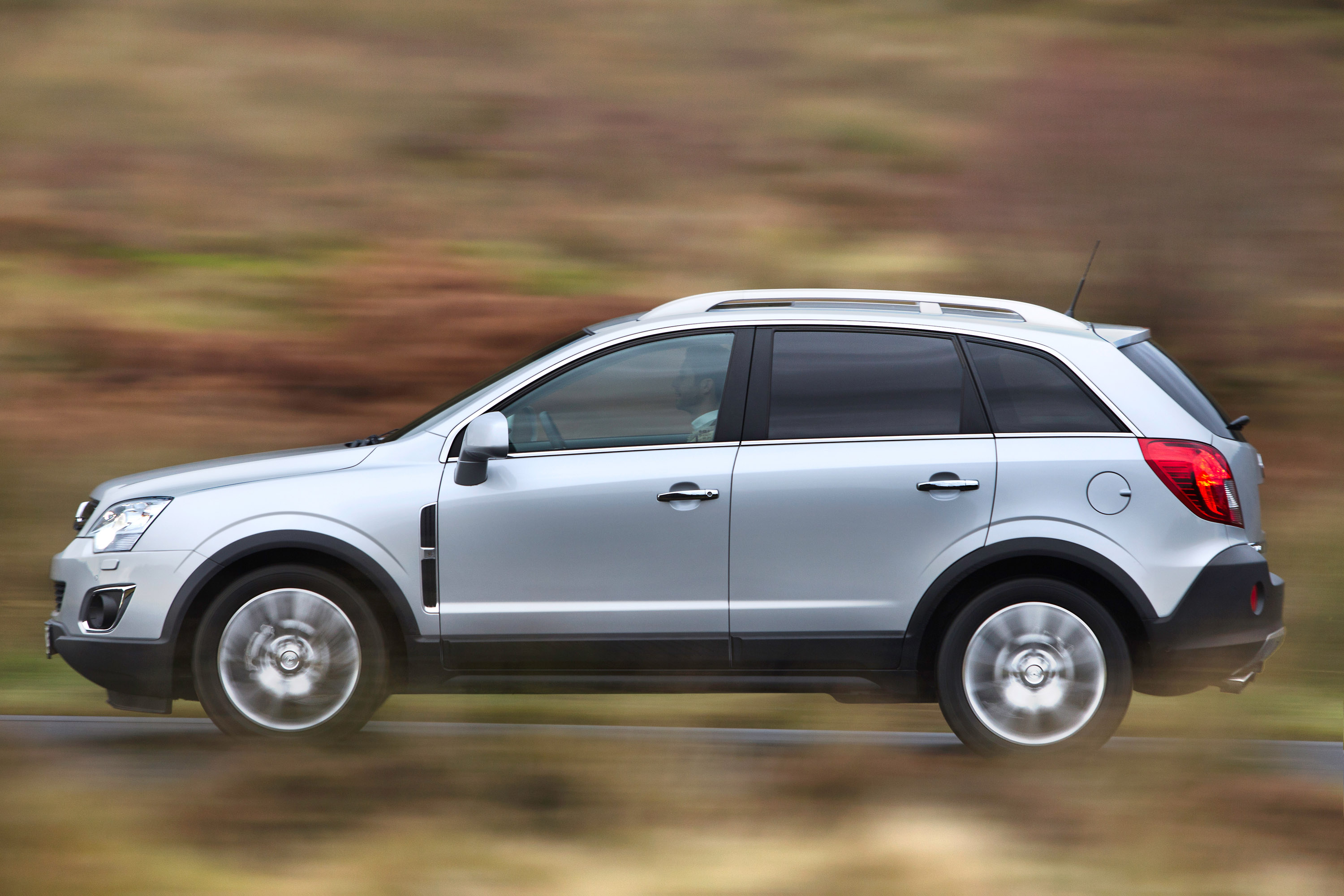 Opel Antara photo #28