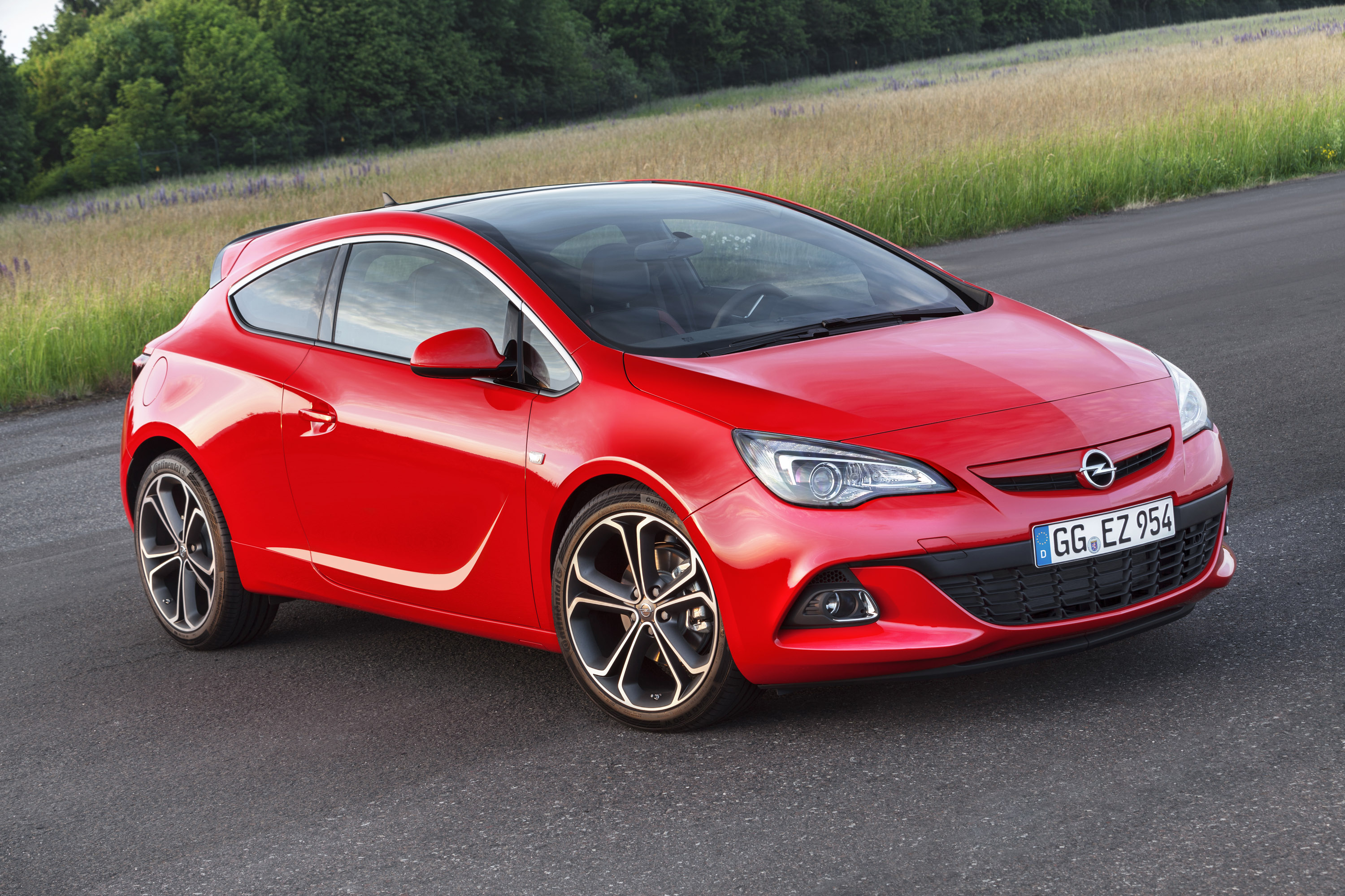 Opel Astra BiTurbo photo #1