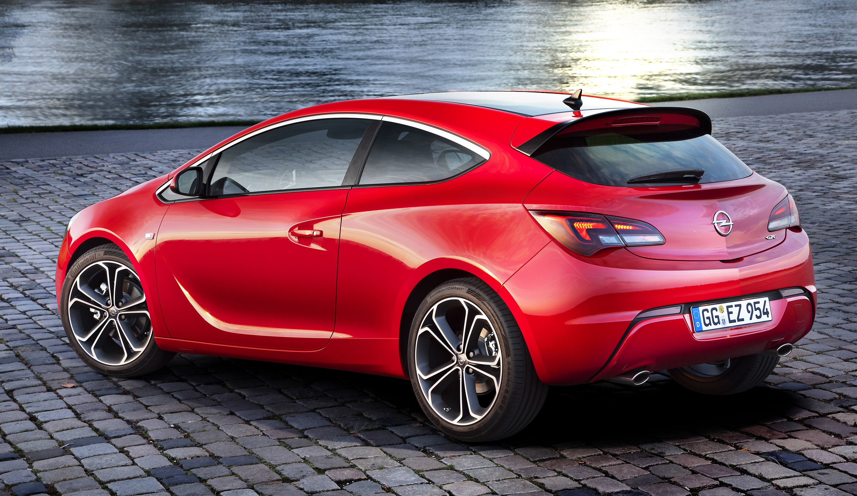 Opel Astra BiTurbo photo #16