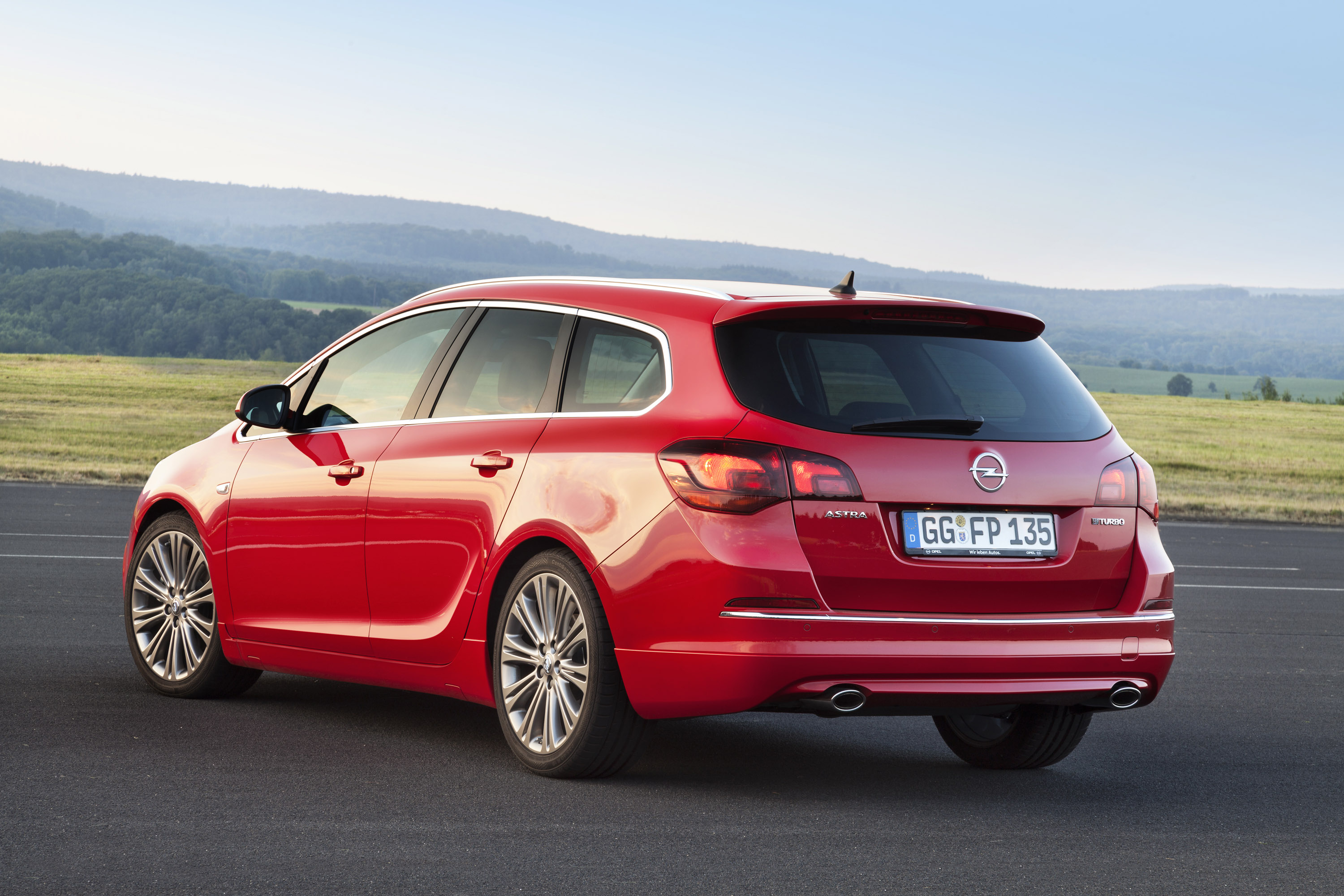 Opel Astra BiTurbo photo #17