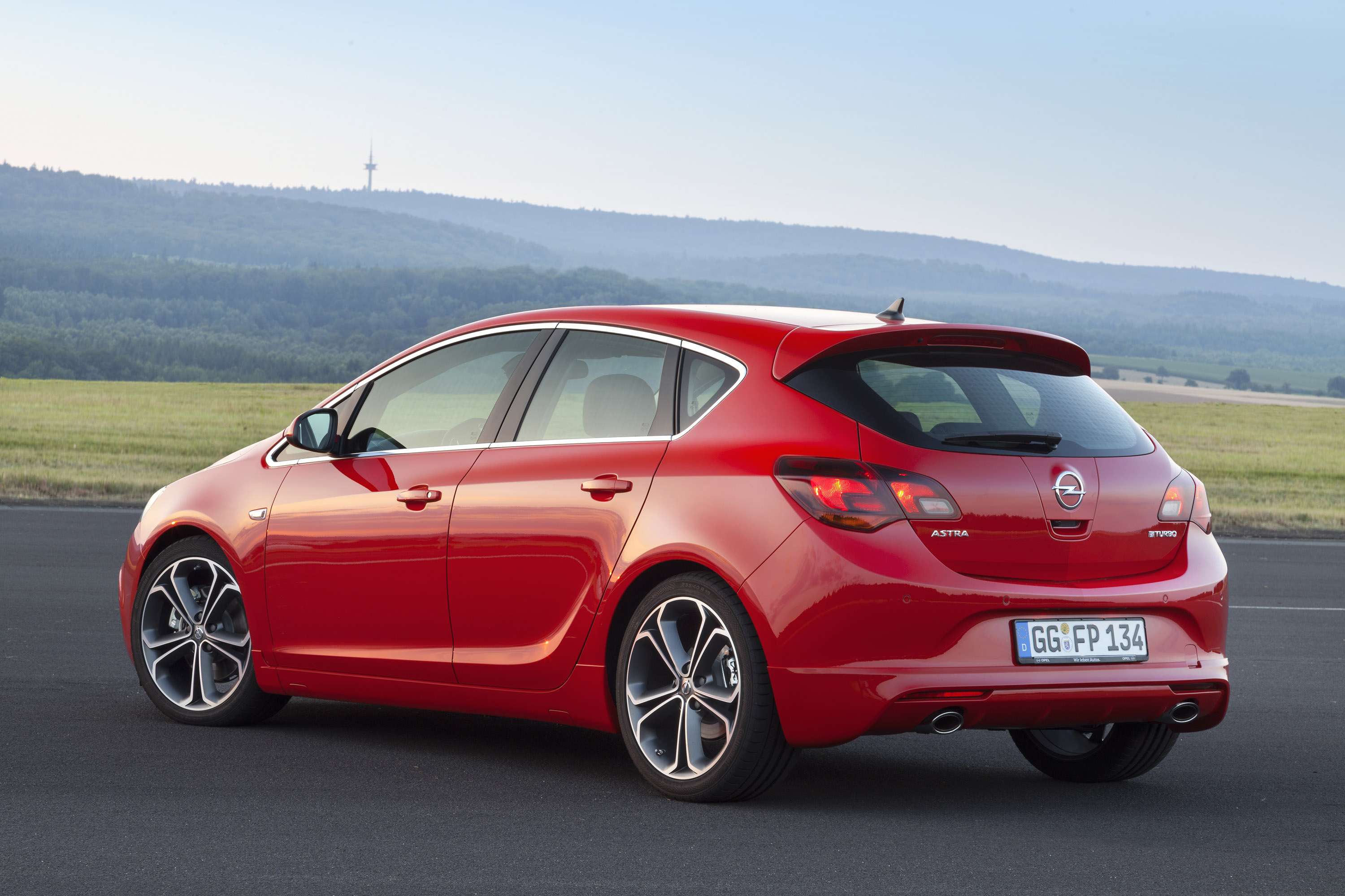 Opel Astra BiTurbo photo #18