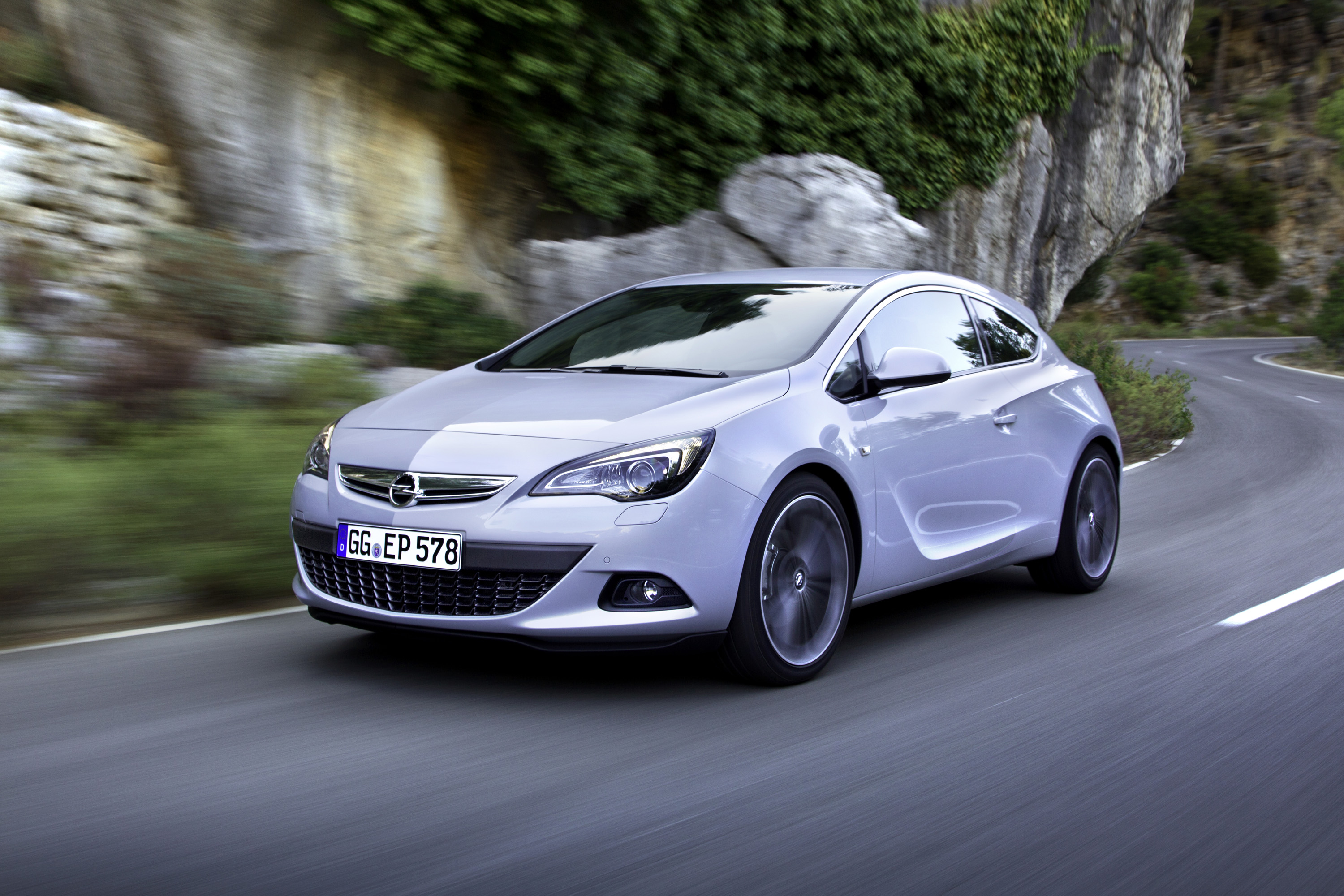 Опель джитиси. Opel Astra GTC. Opel Astra j GTC 1.6 Turbo.