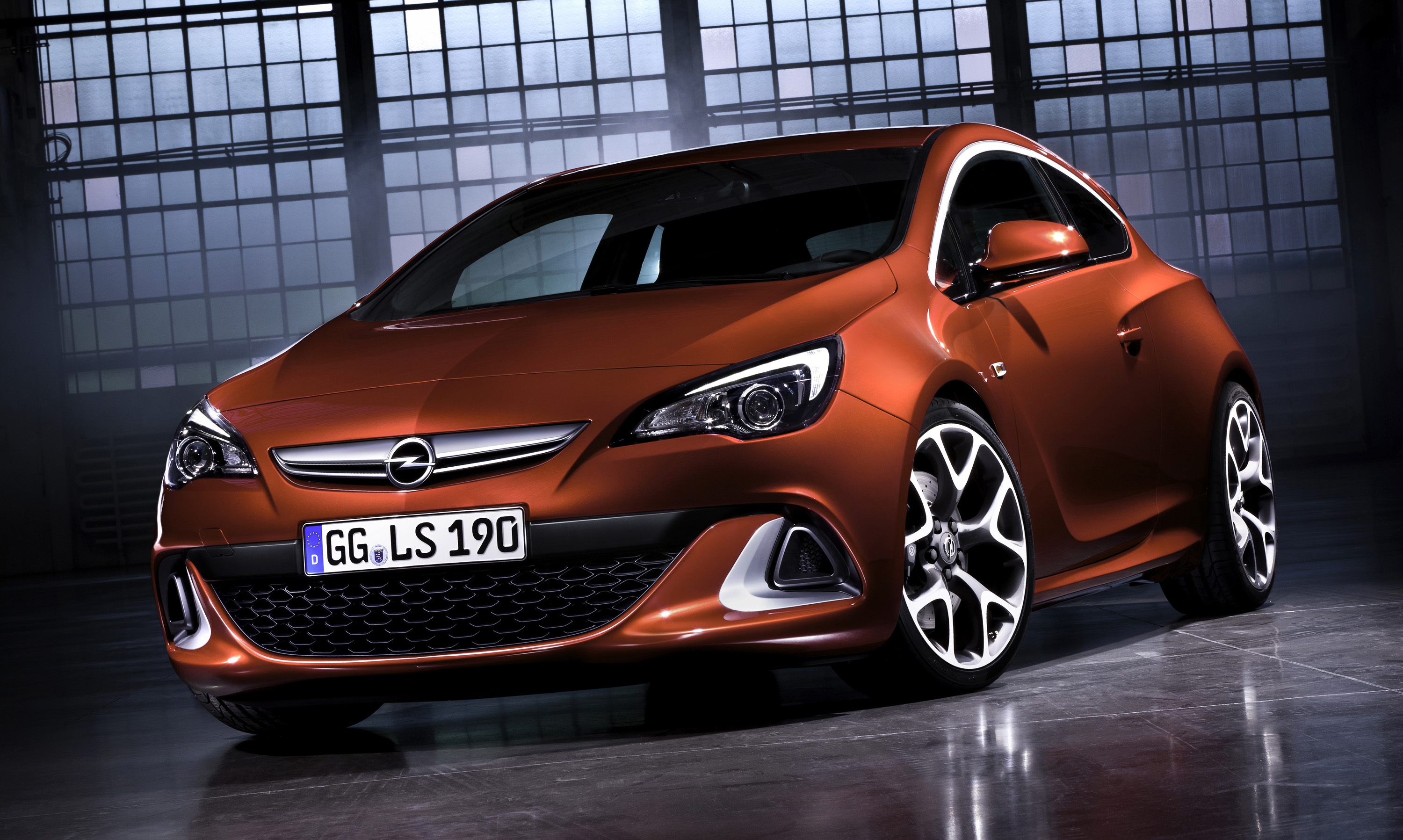 Opel Astra GTC photo #36