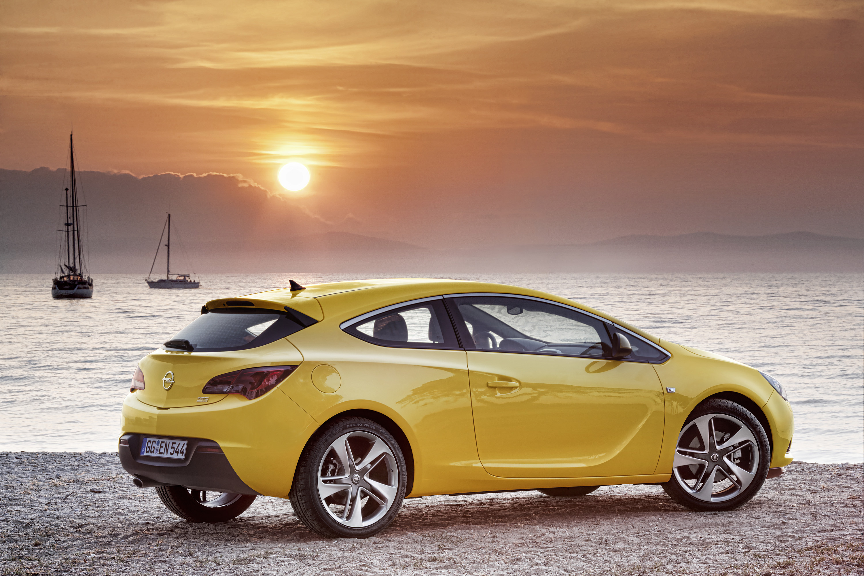 Opel Astra GTC photo #57
