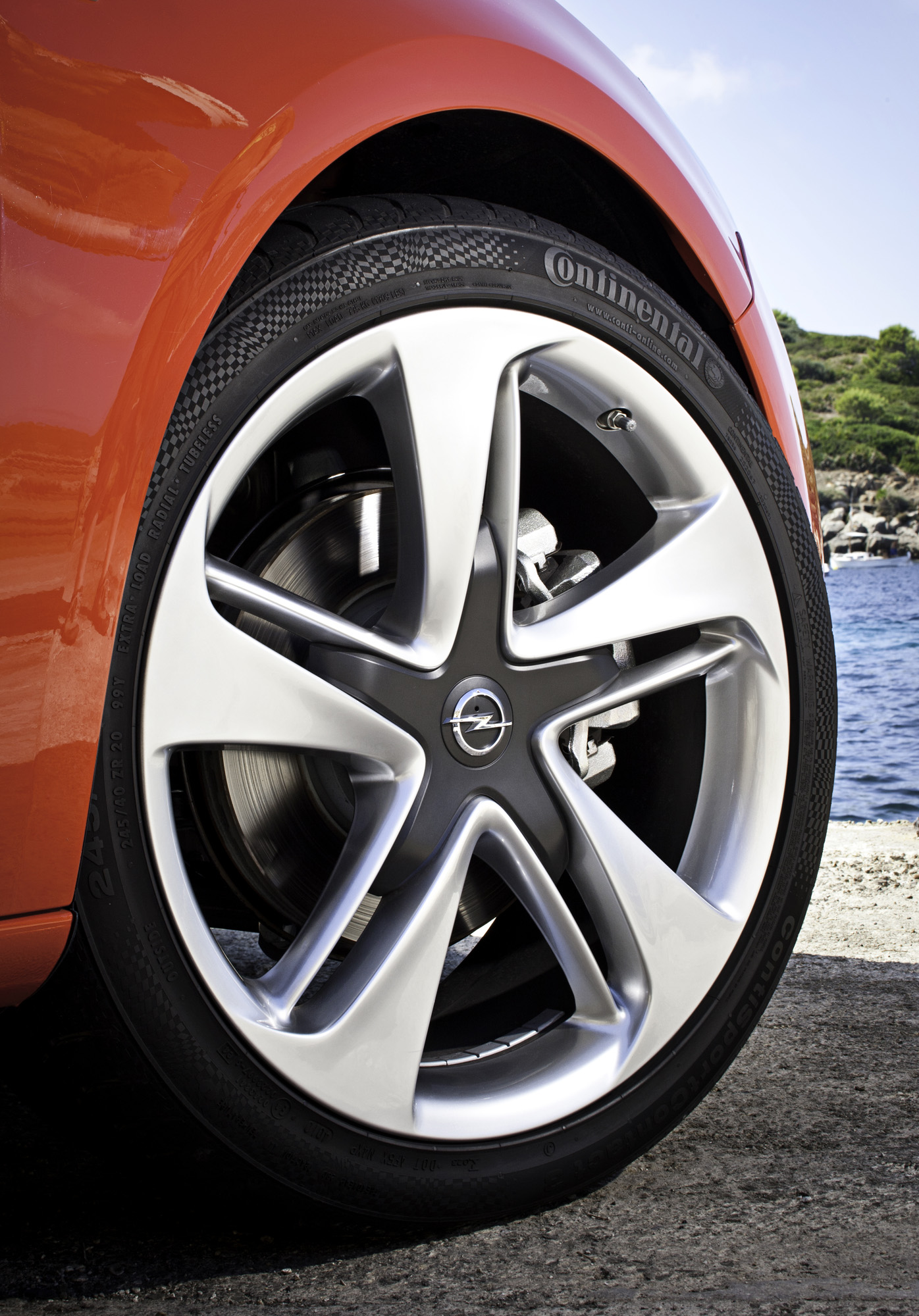 Opel Astra GTC photo #74