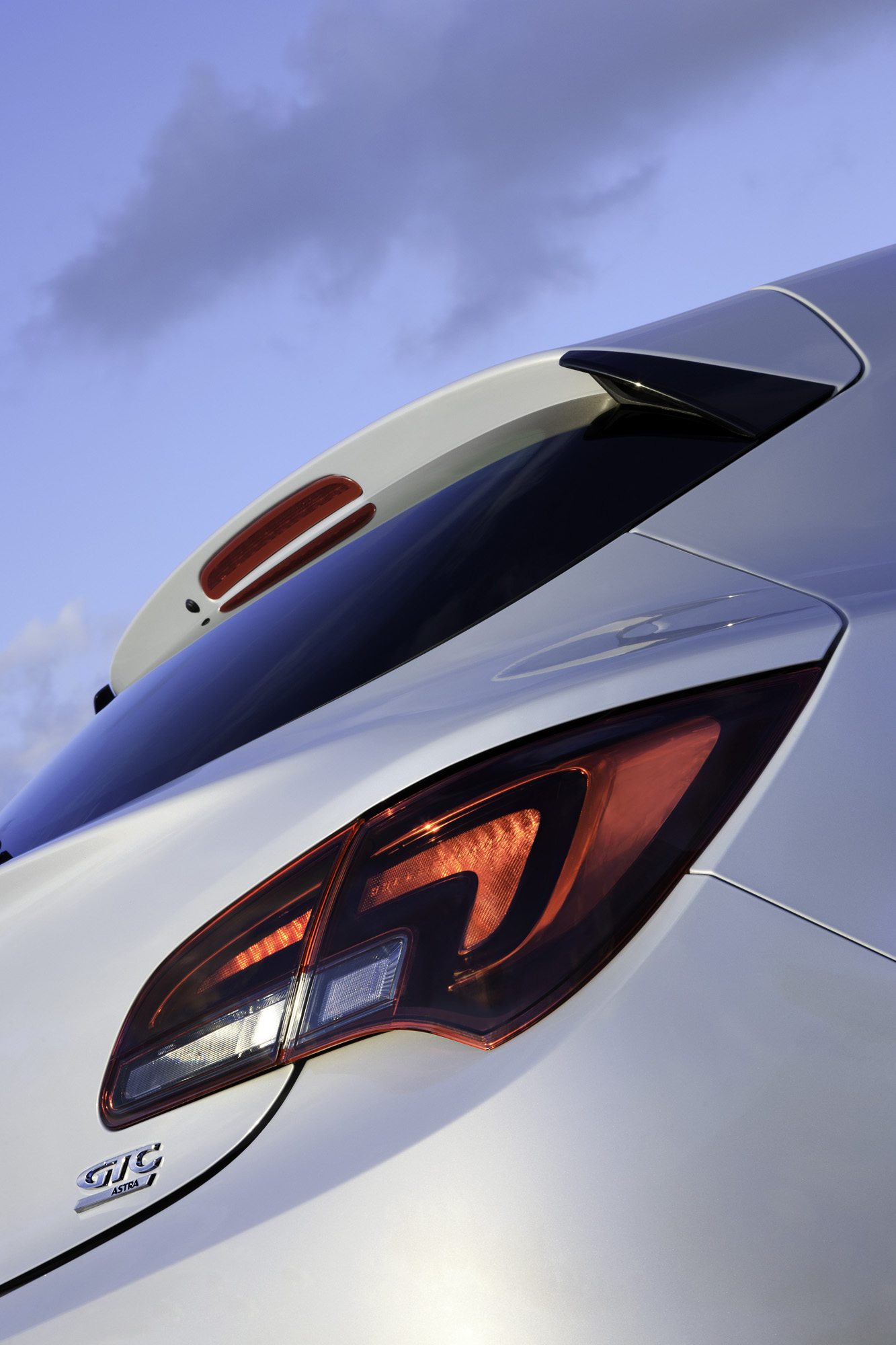 Opel Astra GTC photo #75