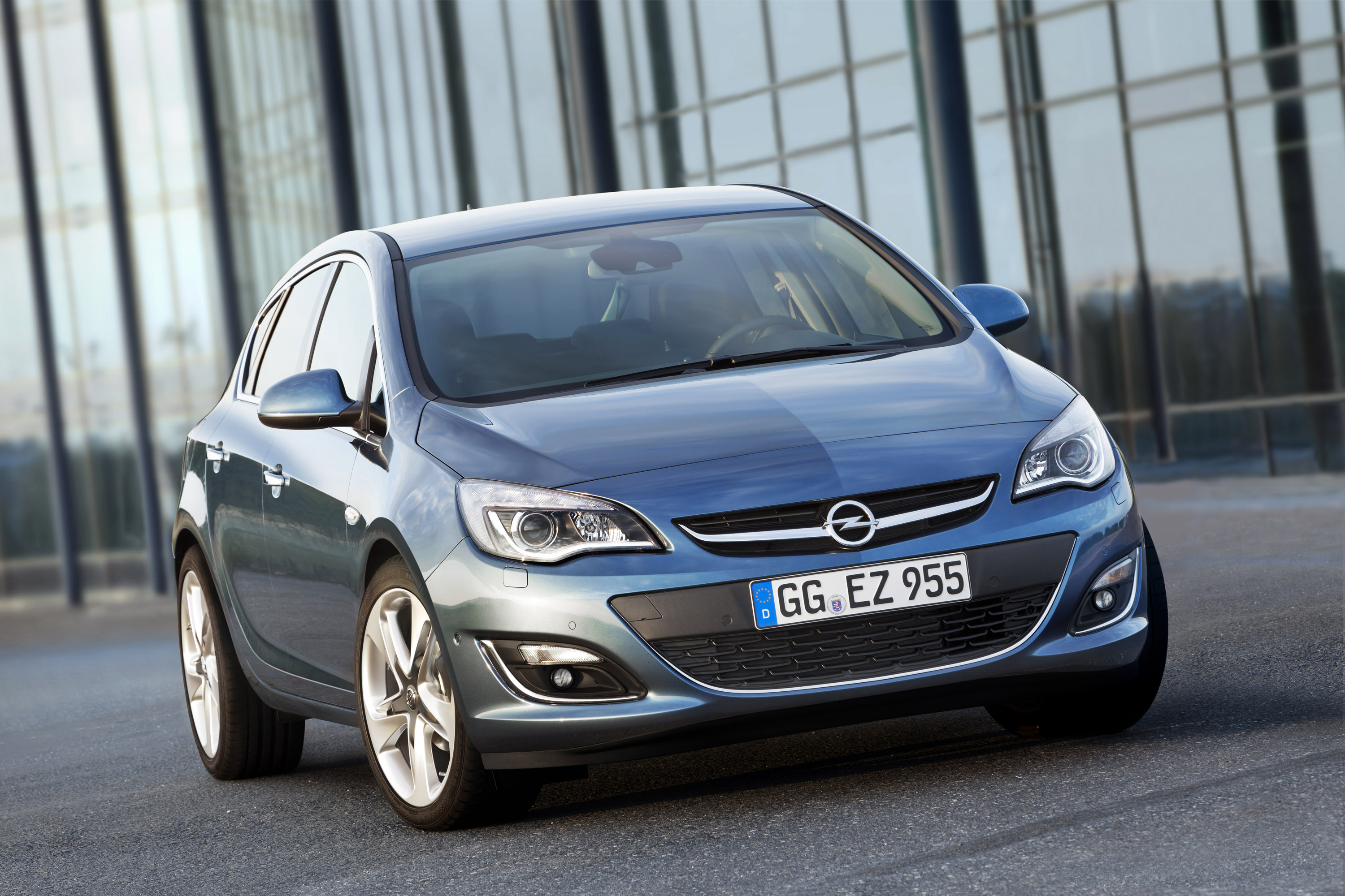 Opel Astra photo #1