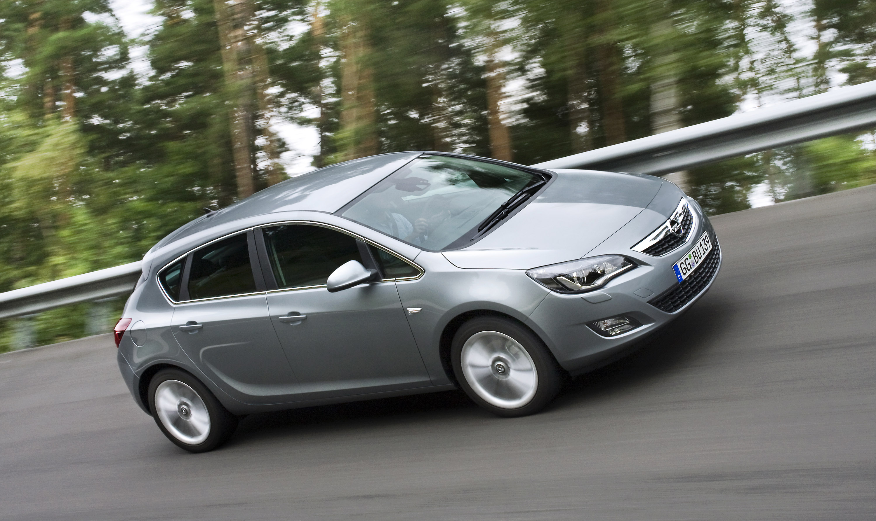 Опель какие модели. Opel Astra j 2009. Opel Astra j (2009—2012). Opel Astra j 2015.