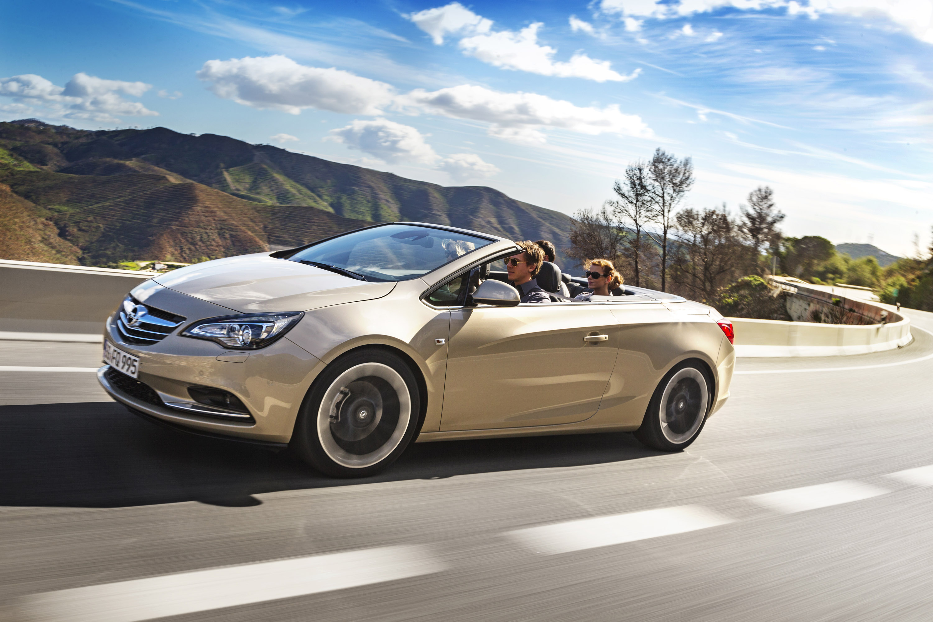 Opel Cascada photo #16