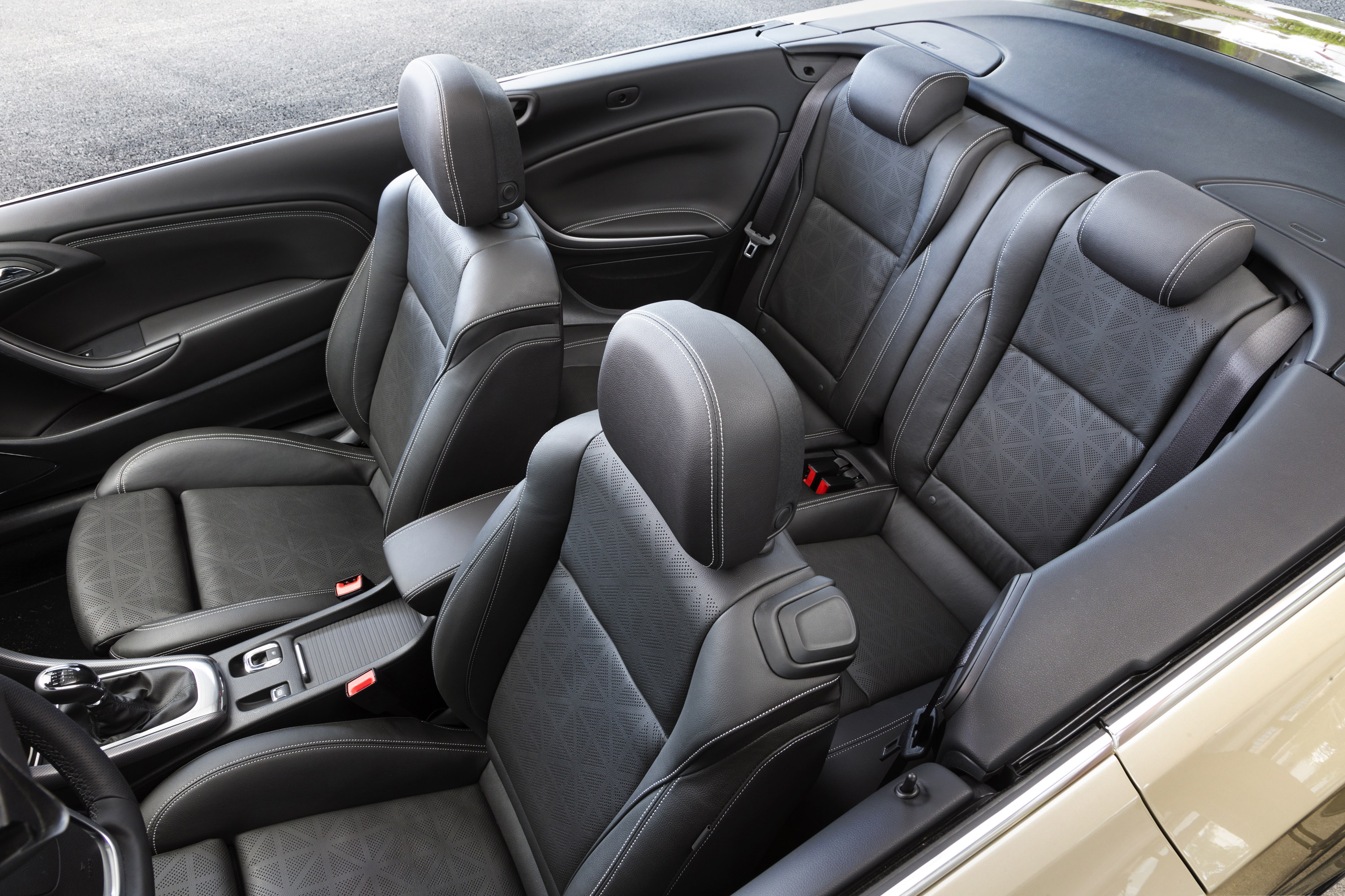 Opel Cascada photo #33