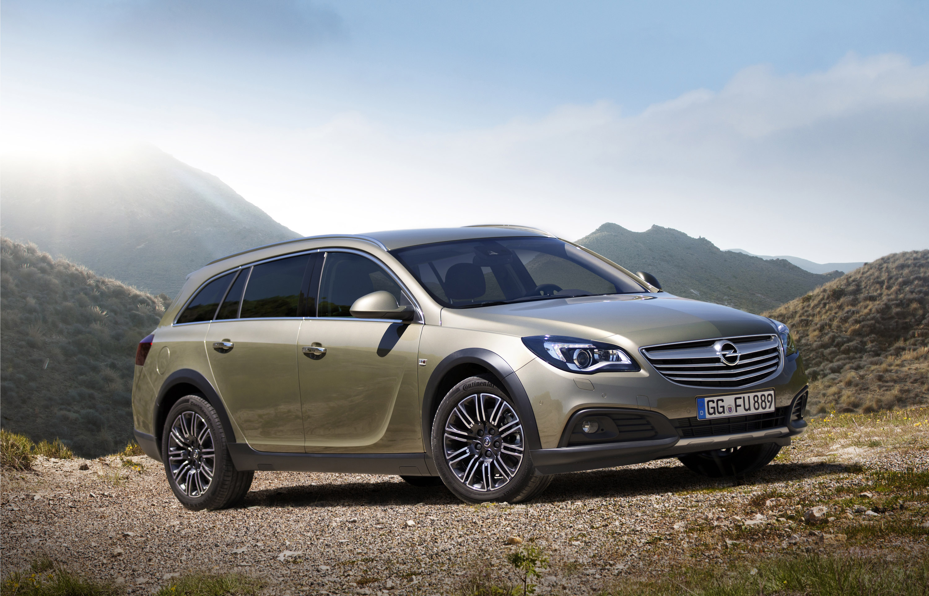 Opel Insignia Country Tourer photo #1