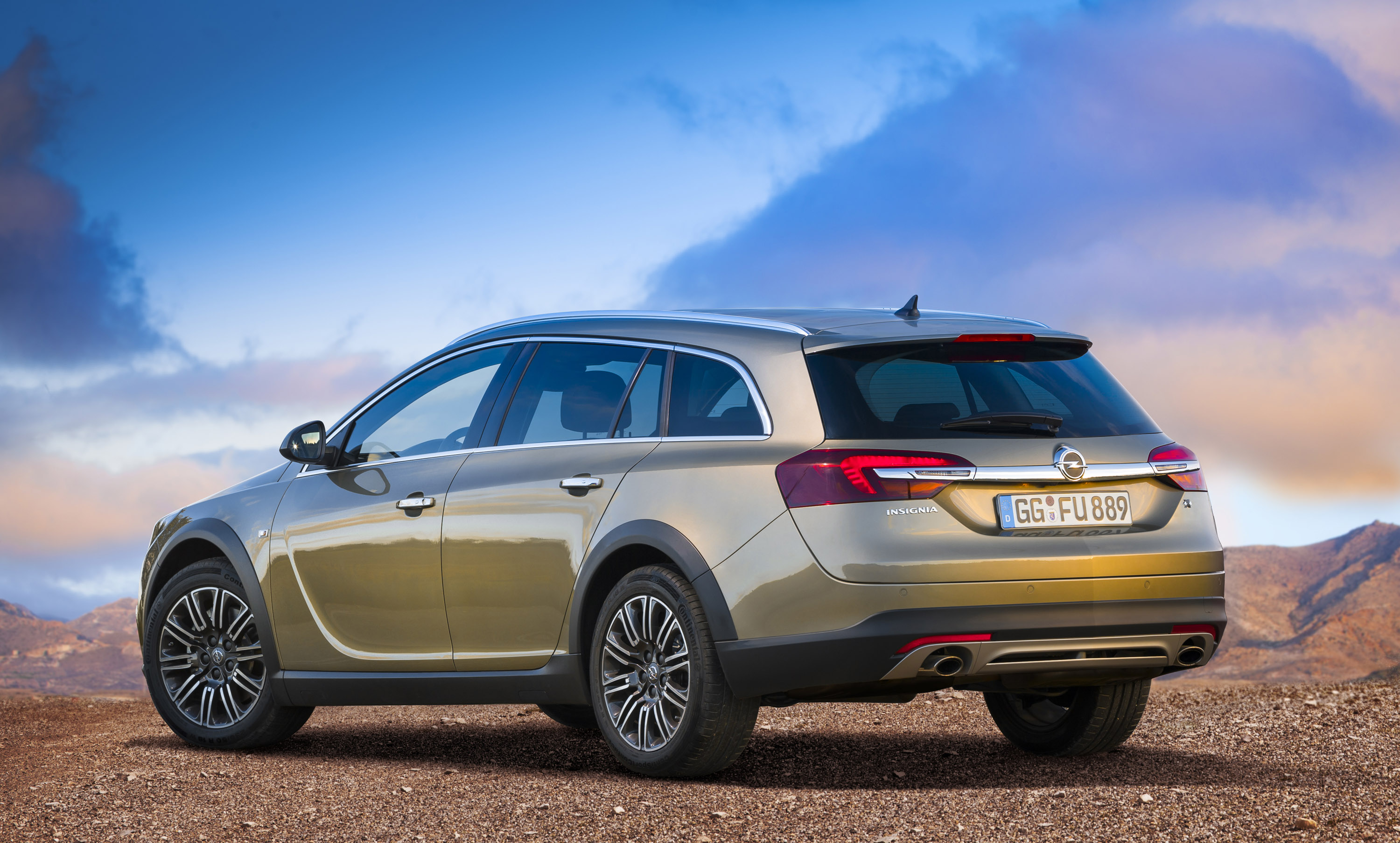 Opel Insignia Country Tourer photo #21
