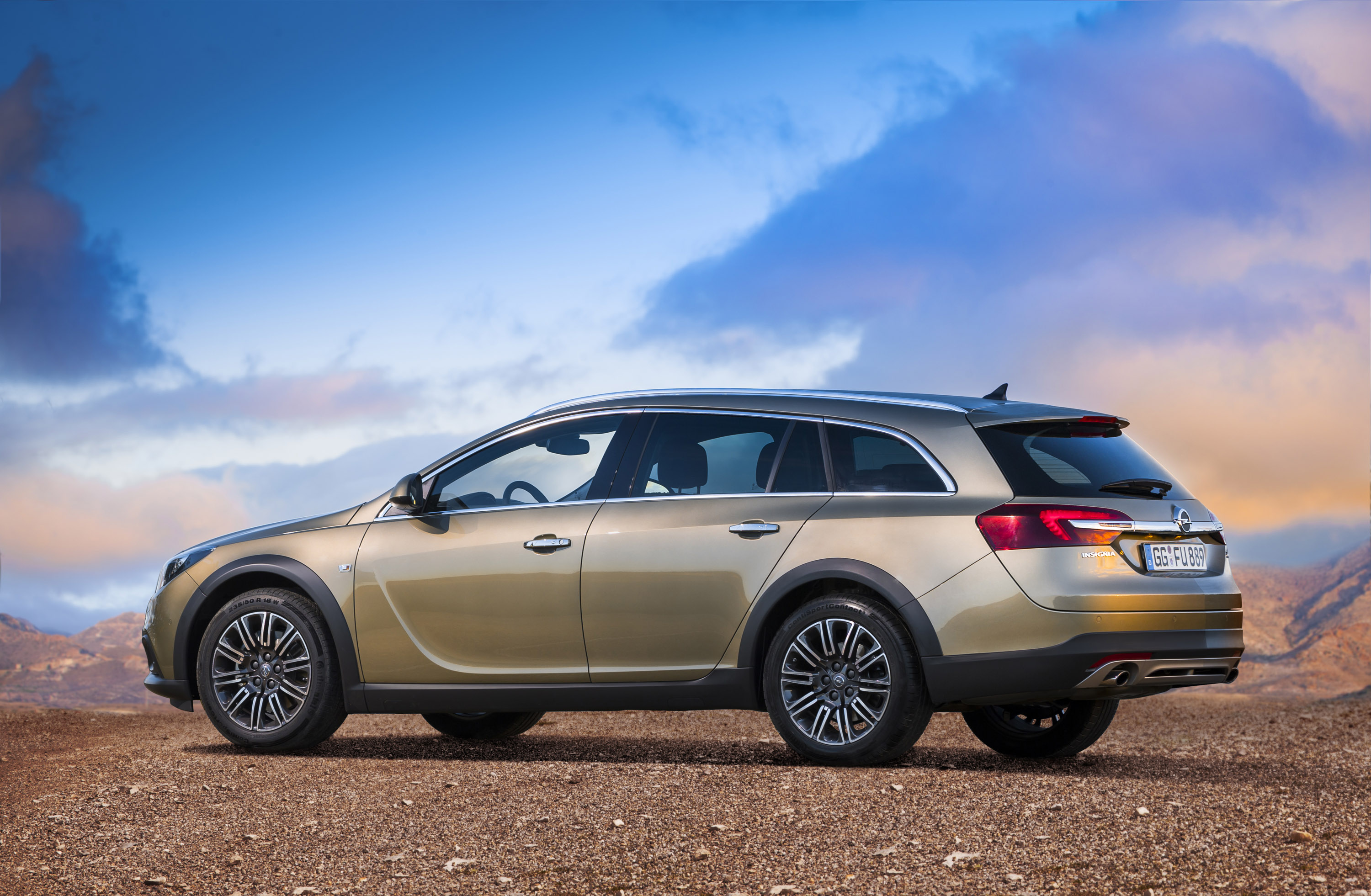 Opel Insignia Country Tourer photo #22
