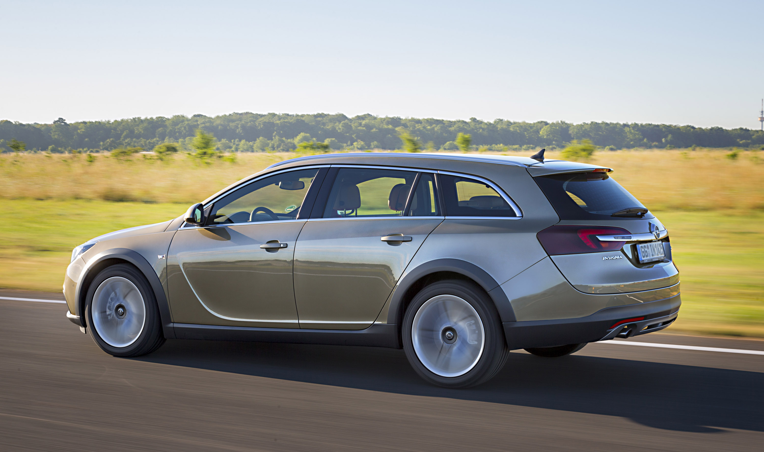 Opel Insignia Country Tourer photo #24