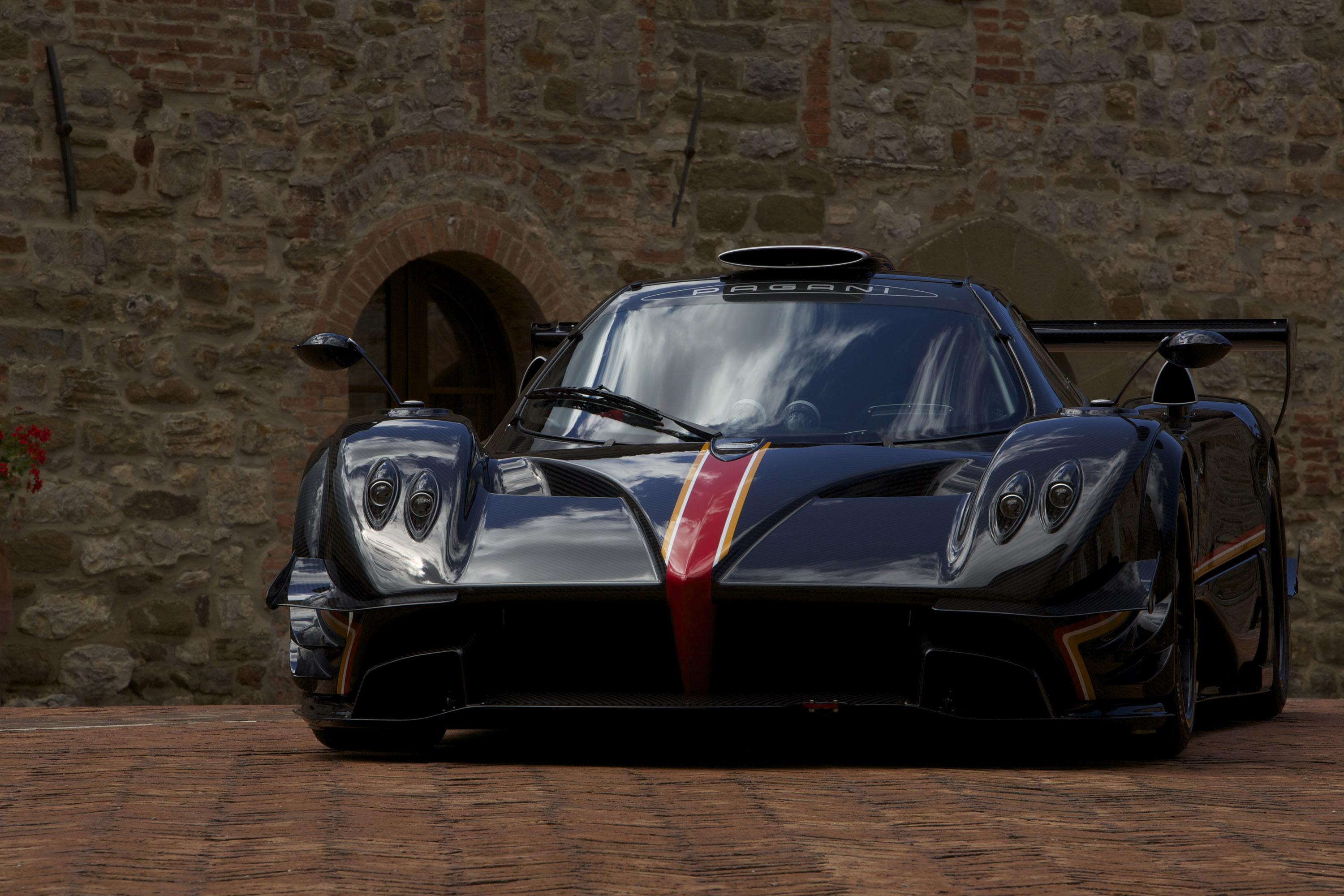 Pagani Zonda Revolucion photo #2