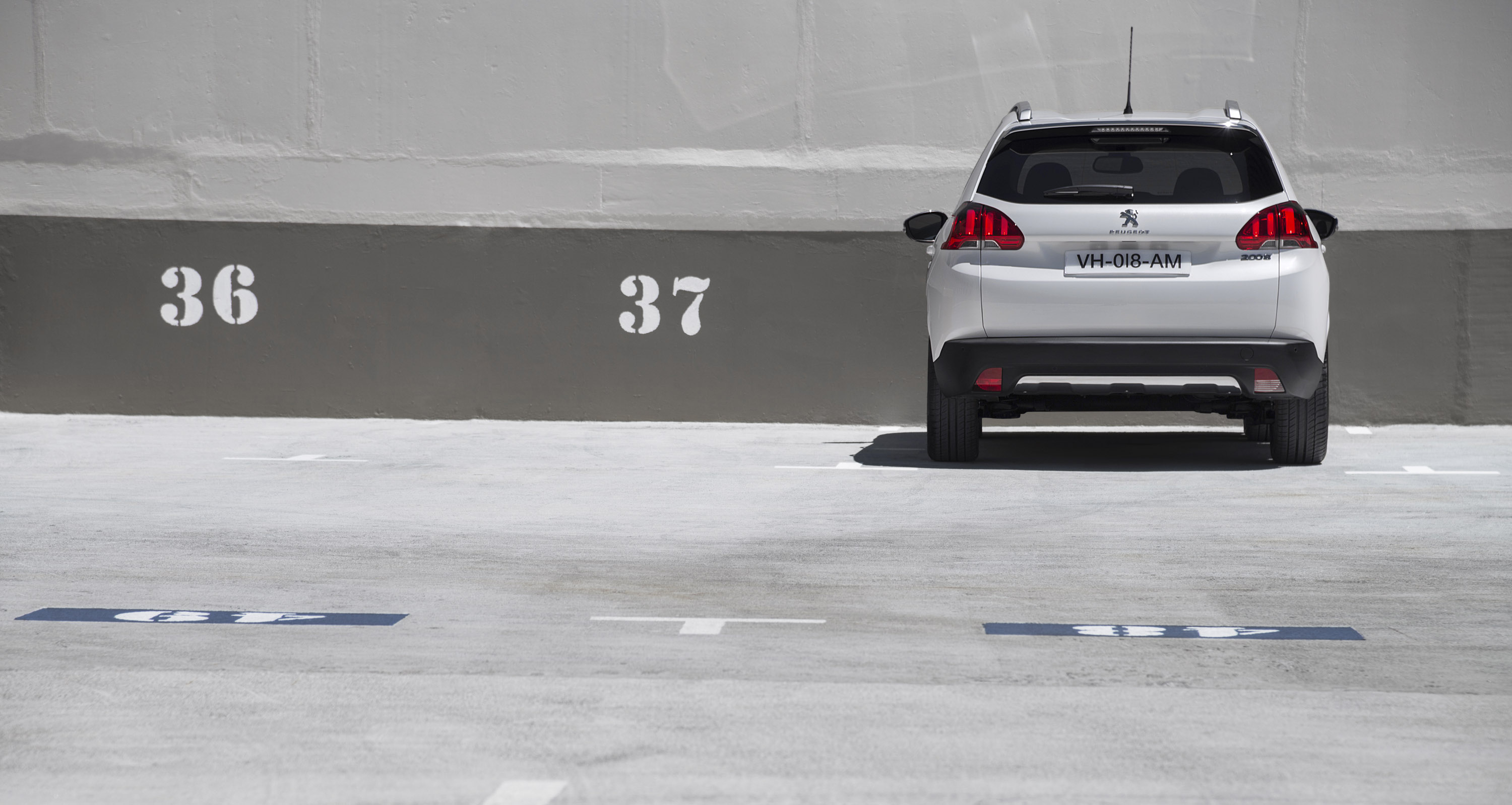 Peugeot 2008 photo #18